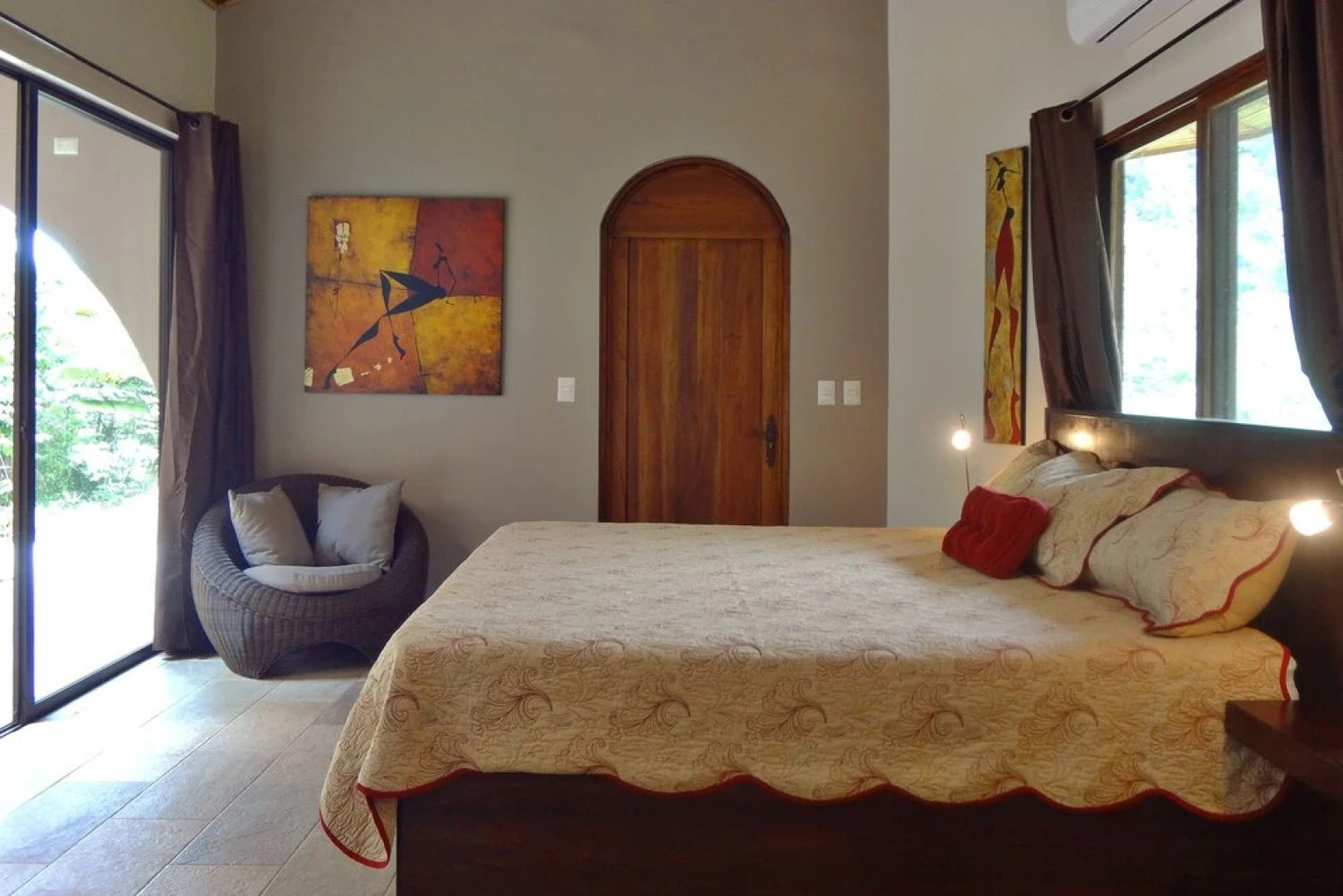 Manoas Luxury Camping and Villa Rentals