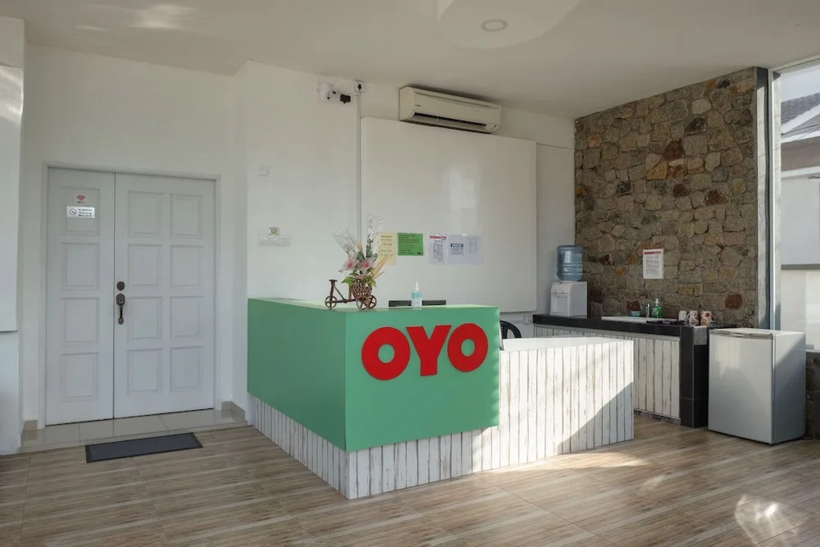 OYO 90005 DC Villa Guest House