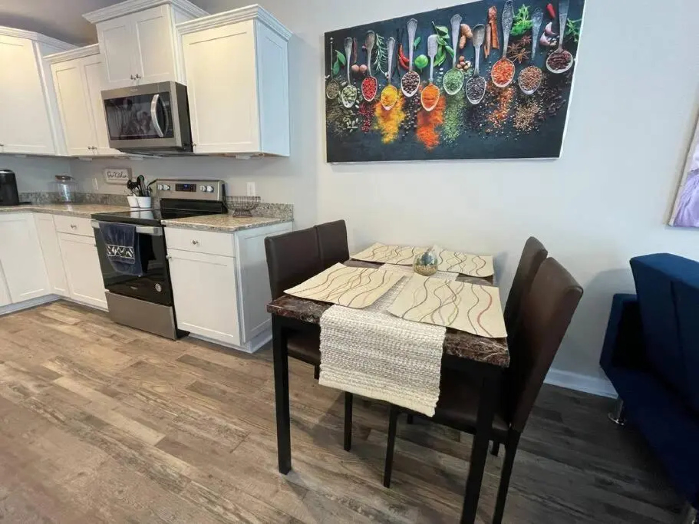 Sleep 10, NEW CONSTRUCTION home, half mile to beach, 3 BD 2 BA, 6 beds