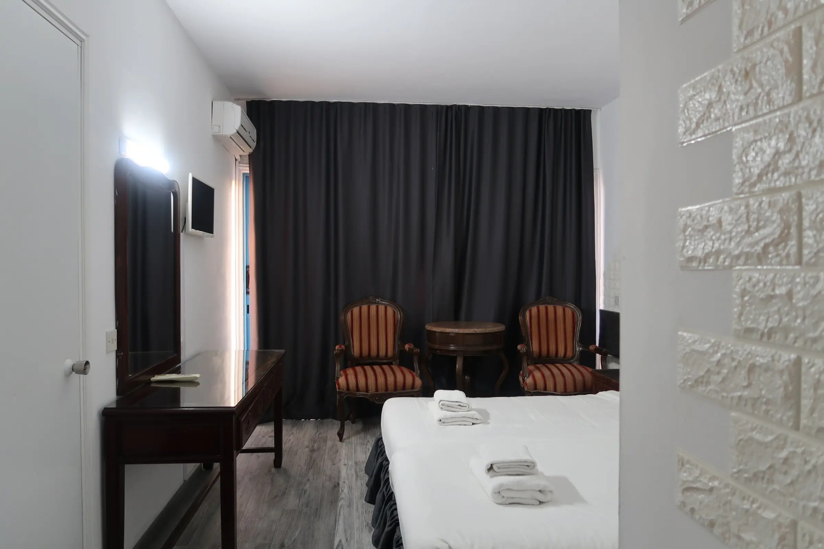 Paphiessa Hotel & Apartments