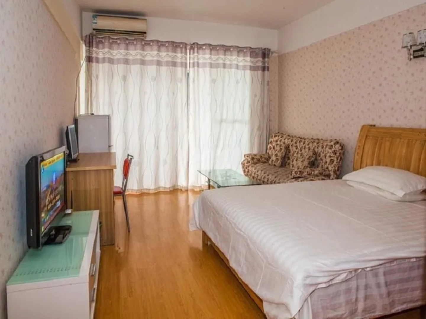 Crystal Love Serviced Apartment