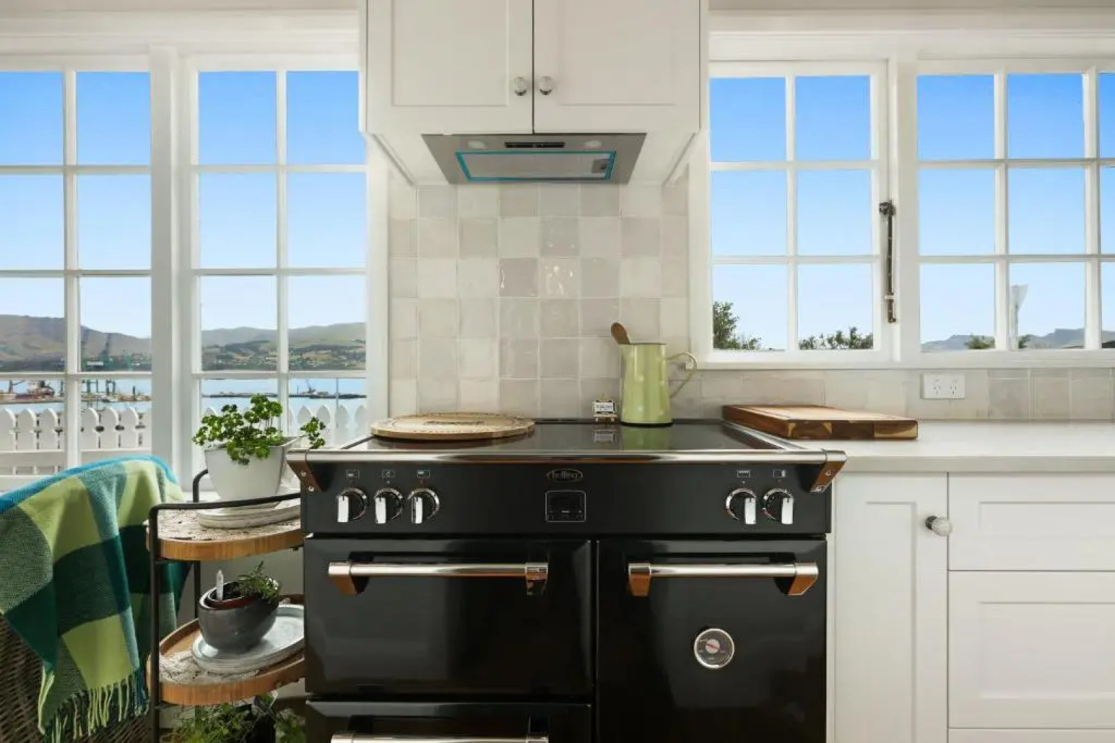 Islay Cottage - Lyttelton Holiday Home