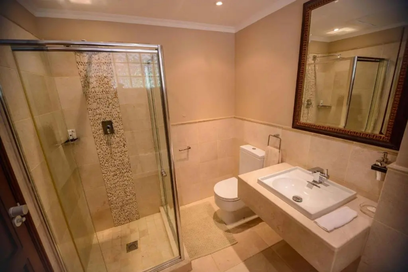 Mac Atini Guest House