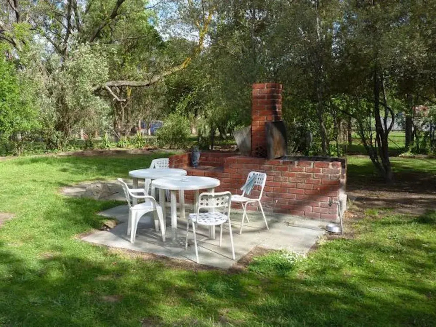 Little River Inn - Hostel