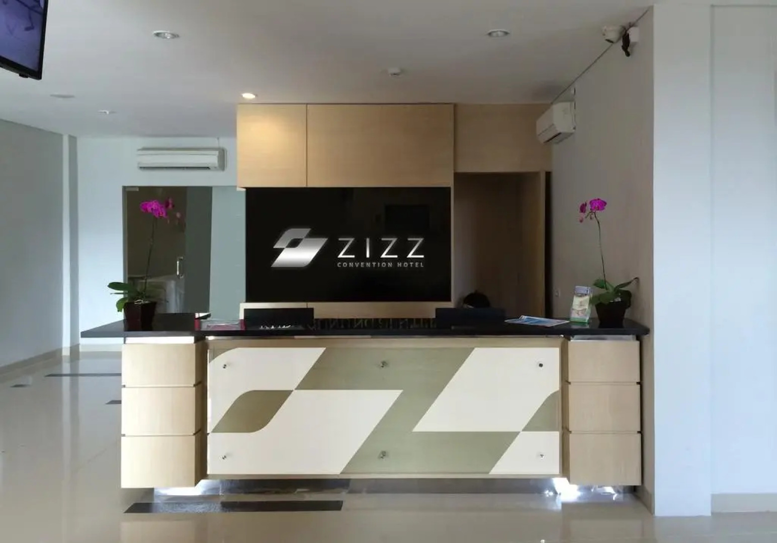 Zizz Convention Hotel