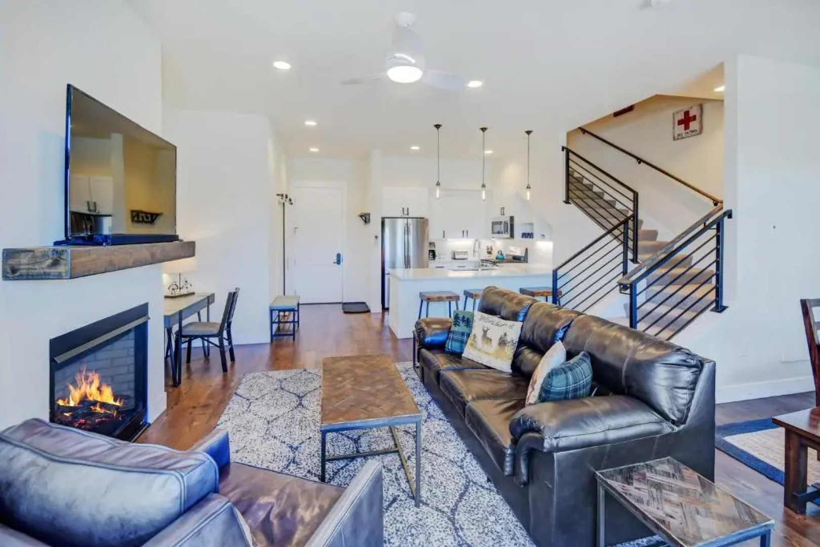 New Luxury Loft #19 Near Resort Huge Hot Tub & Views - FREE Activities & Equipment Rentals Daily