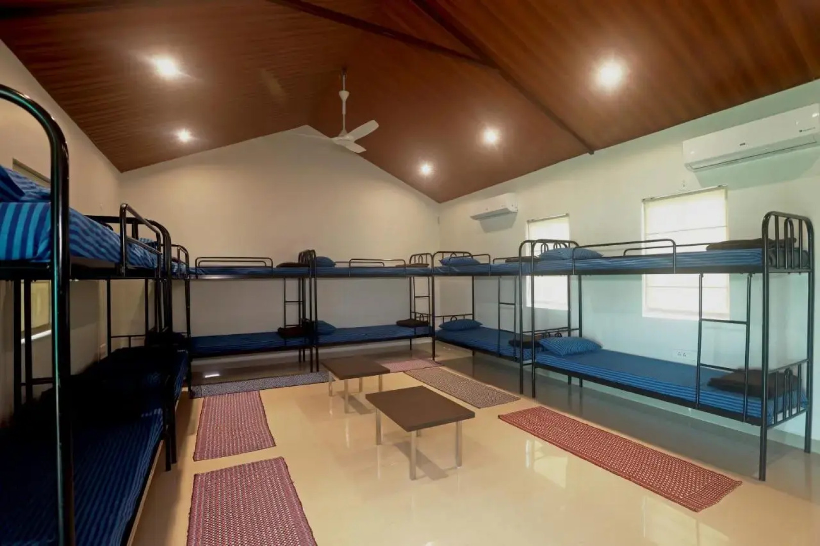 D Clouds Pure Veg, Gaganbawada