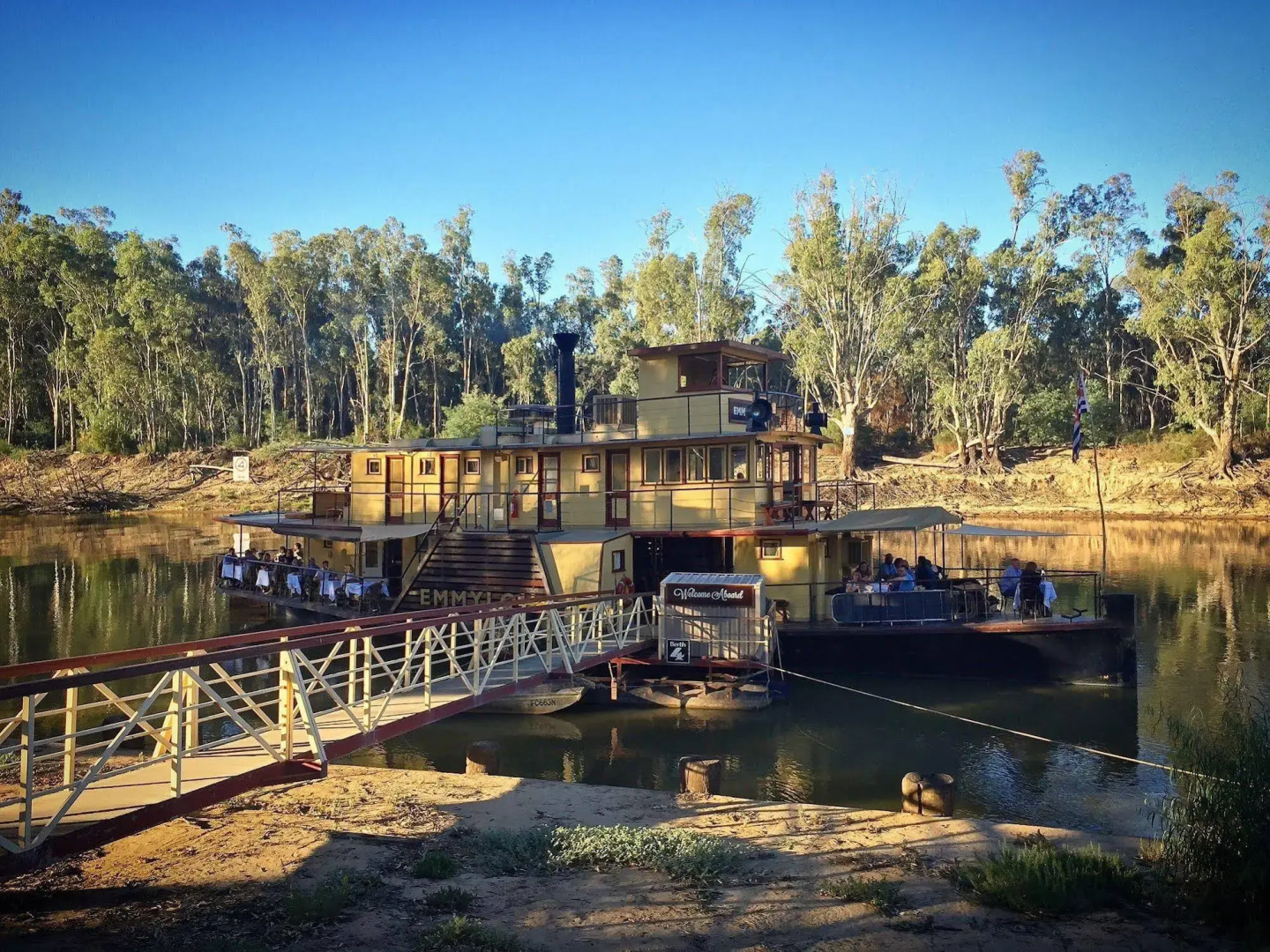 Paddlesteamer Emmylou Boatel