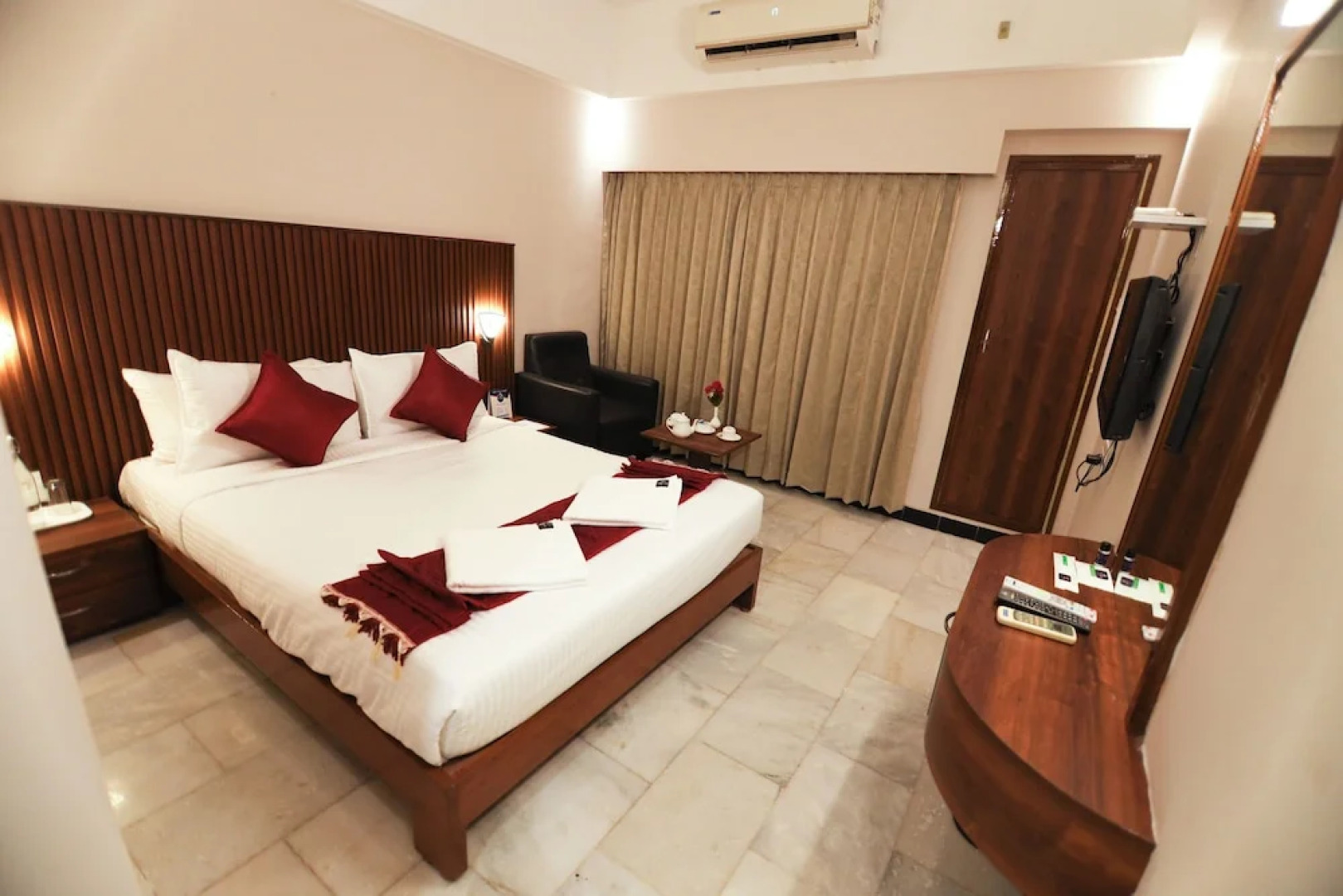 The Swagath Grande By Zeeyatt Regency