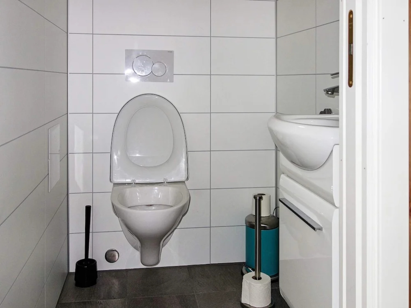 10 Person Holiday Home in Lyngdal