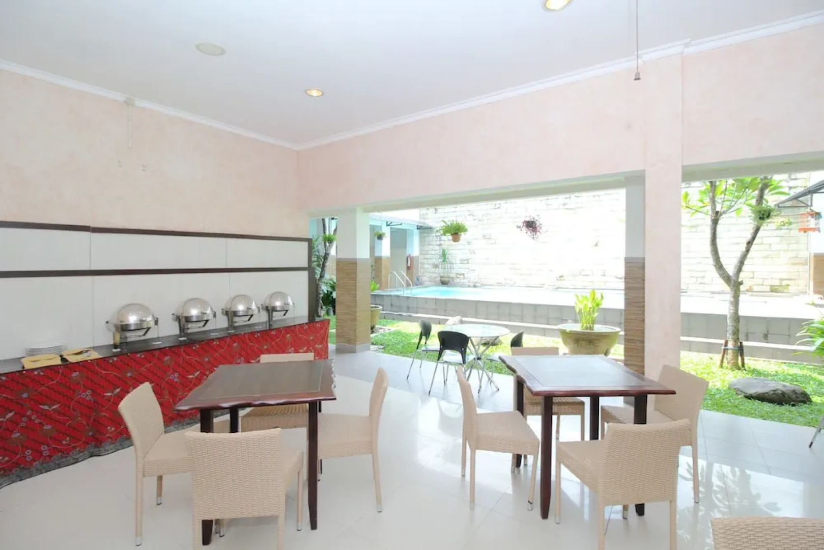 Airy Terminal Tirtonadi MT Haryono 80 Solo