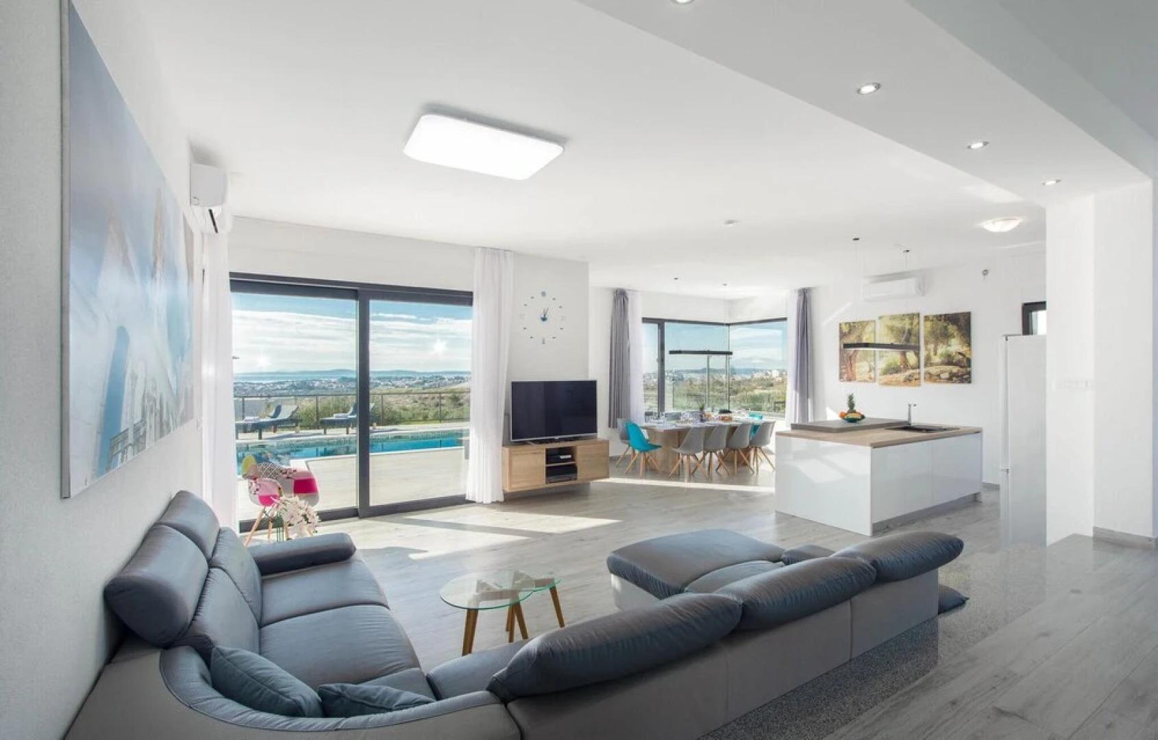 Nice Home in Kucine with WiFi, 4 Bedrooms & Hot Tub