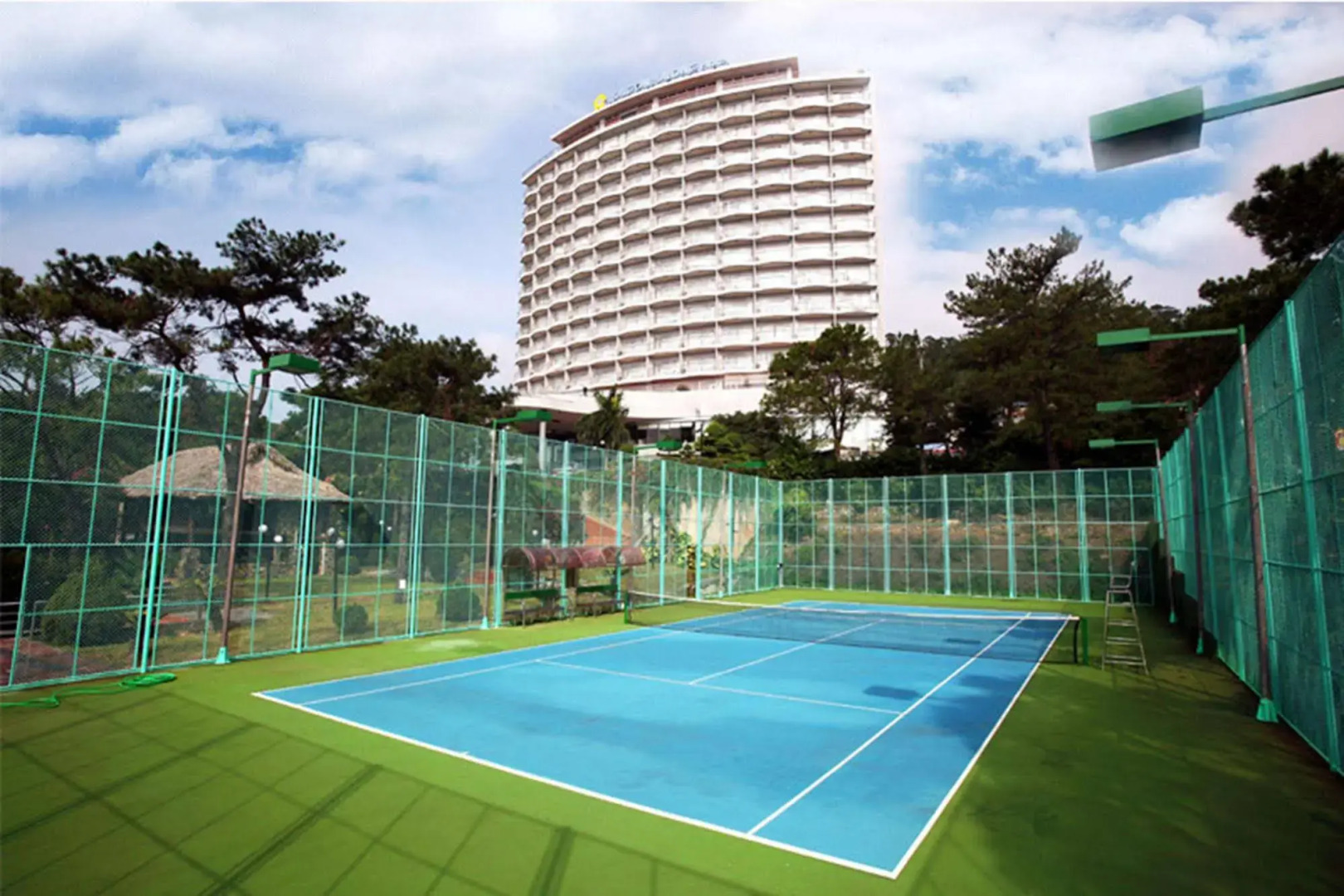 Sai Gon Ha Long Hotel