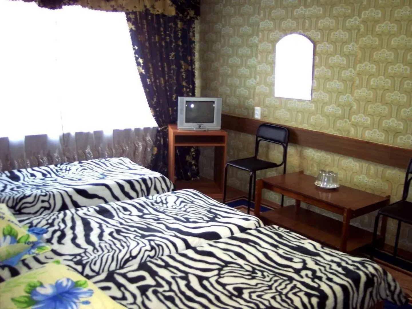 Меблированные комнаты А-Вест