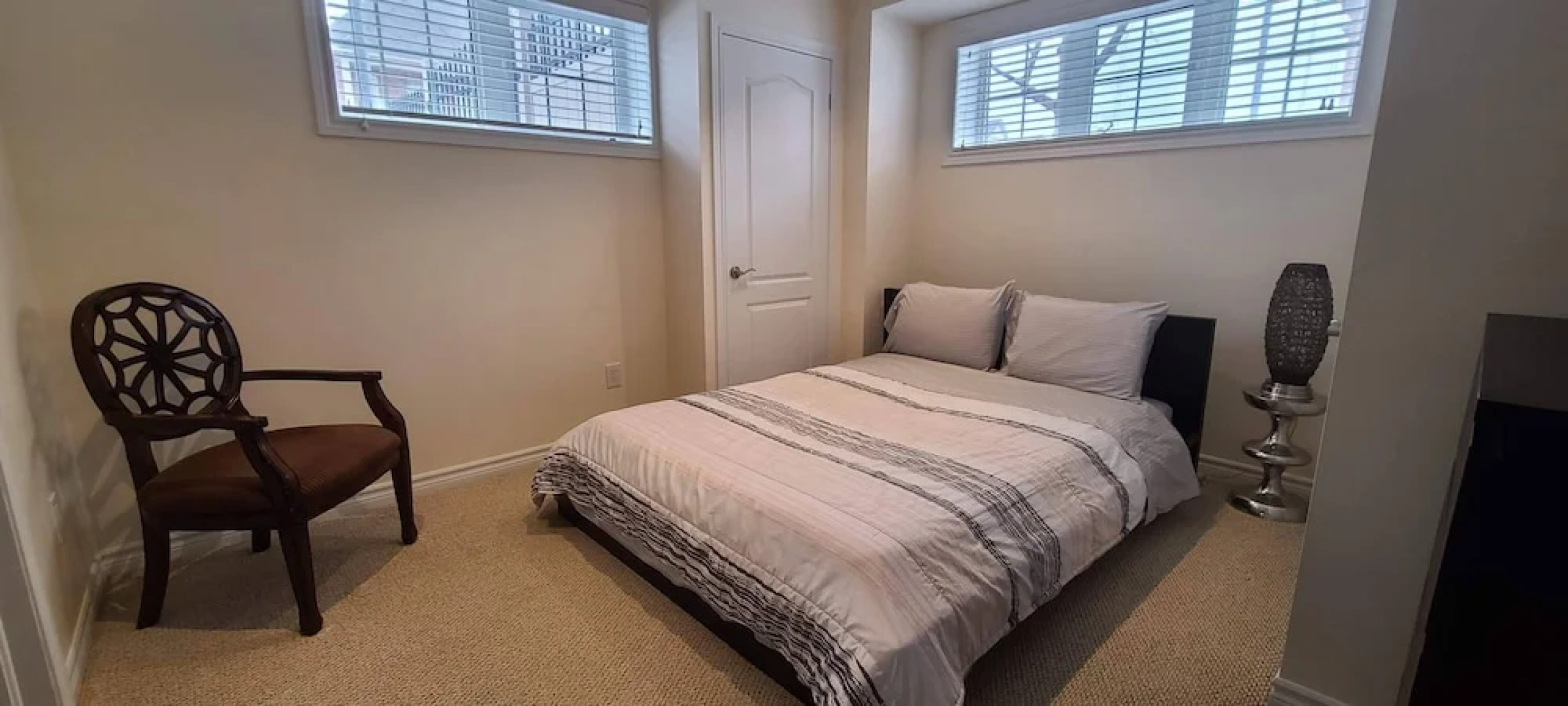 Spacious 2 BR, 3 Beds, Sleeps 6, Kitchen, Laundry