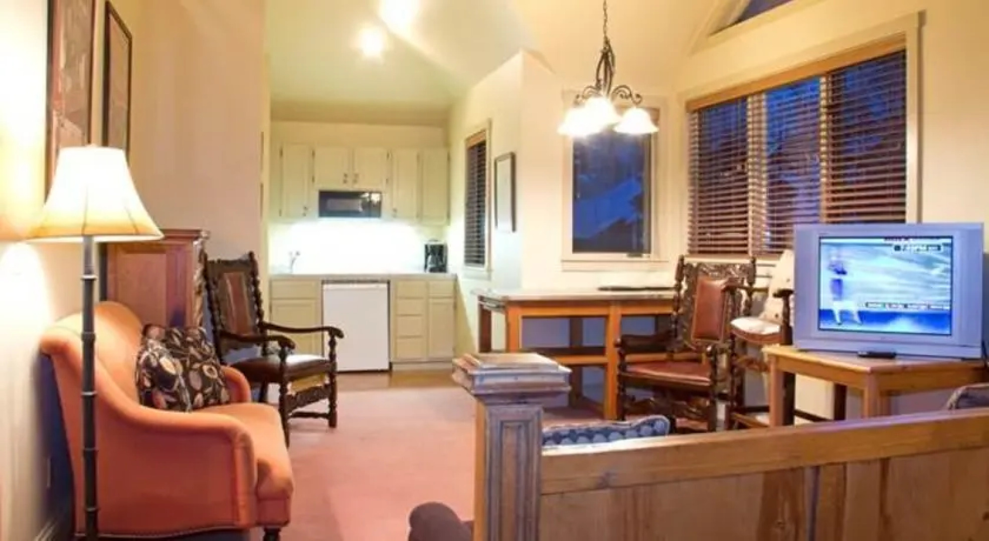 RedAwning Blue Mesa Lodge #41C