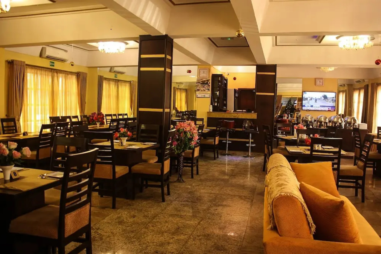 Banex Hotel and Suites