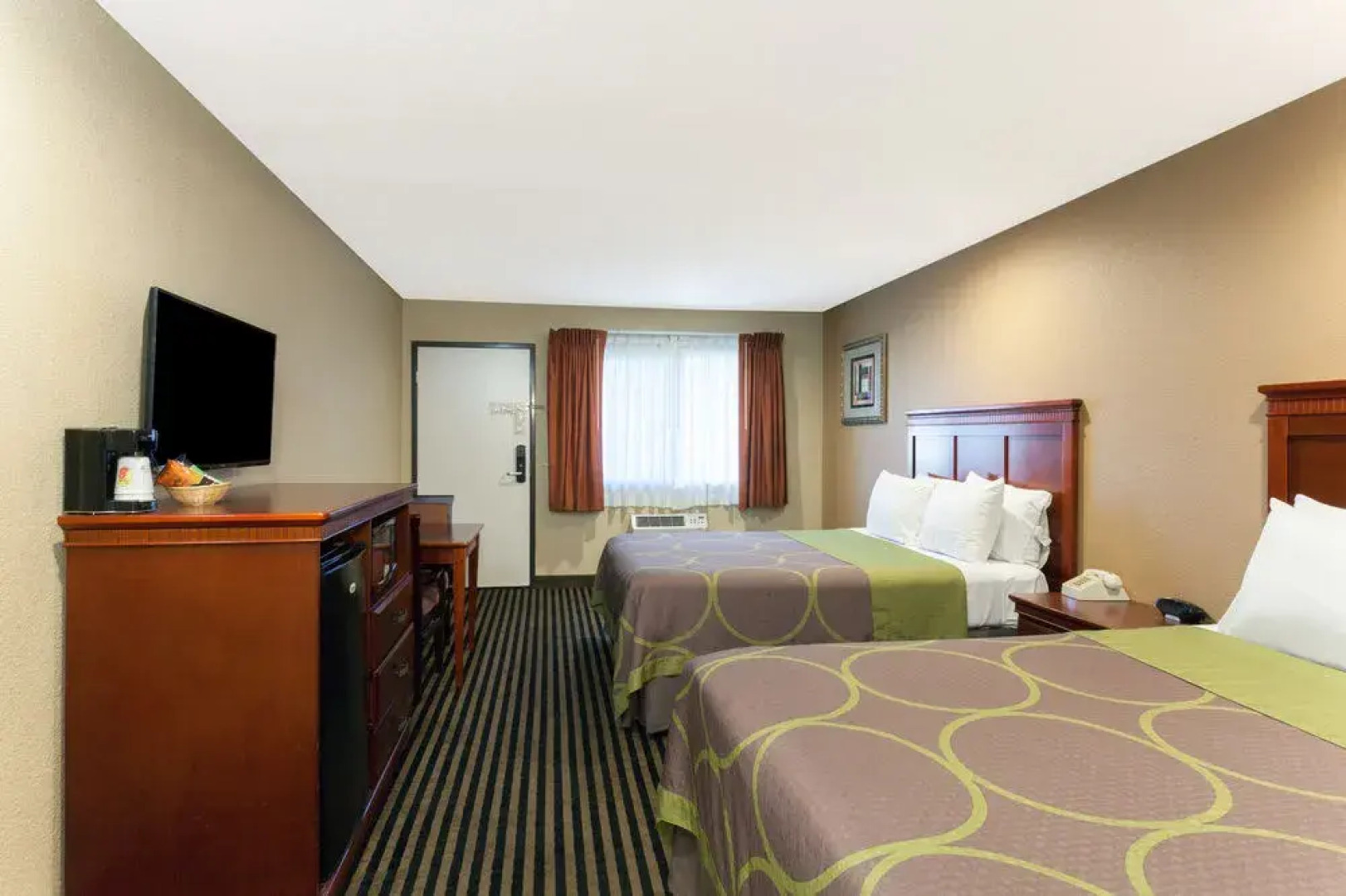 Super 8 Wild Animal Park