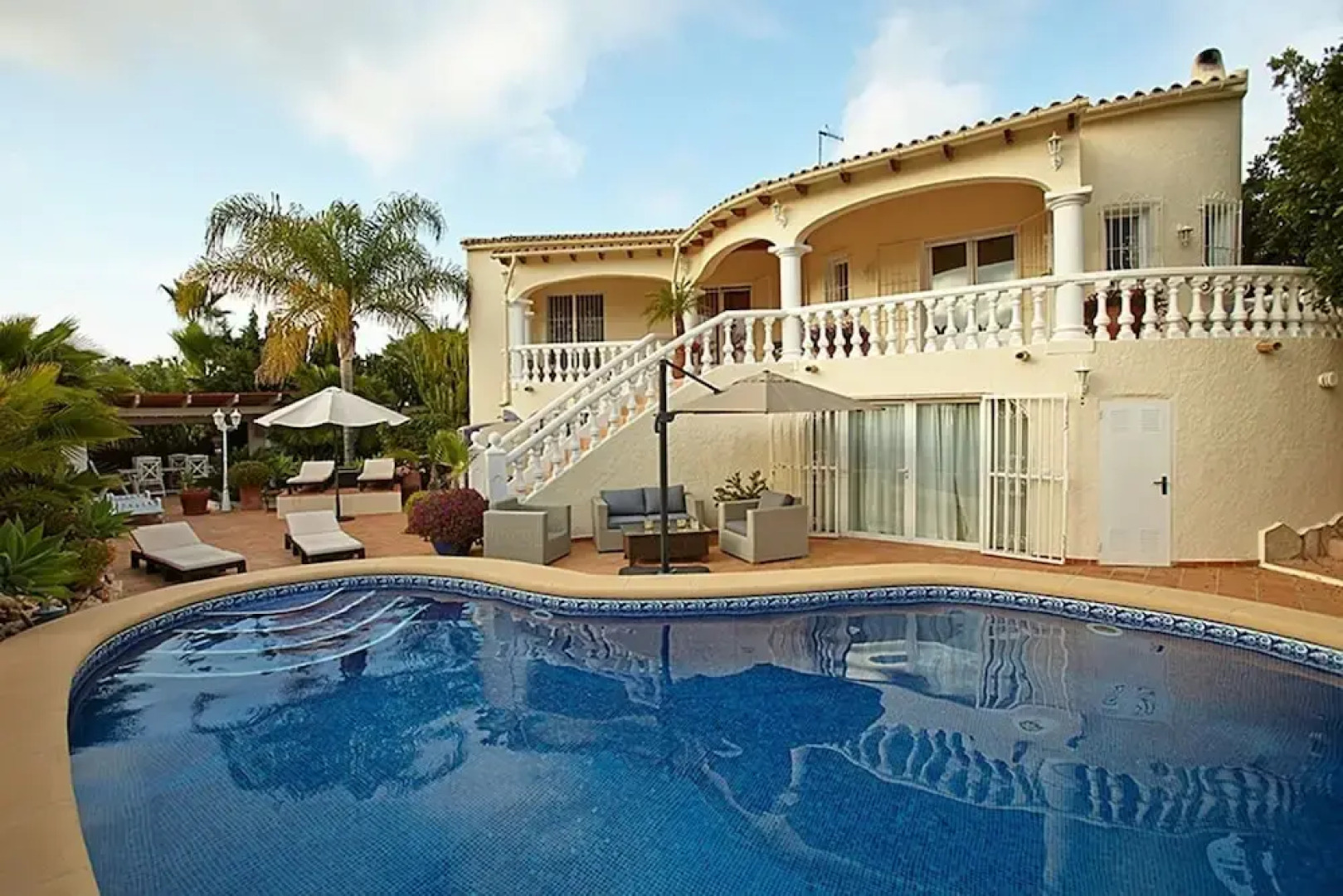 Luxury 5 Bed Mountain Views Heated Pool Games Room