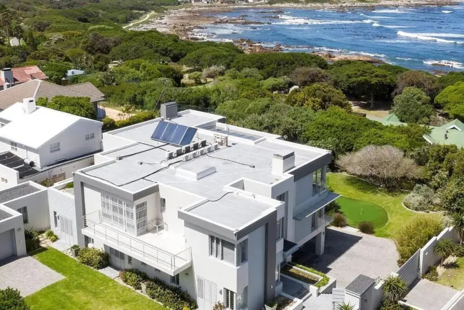 Stamford on Sea by Top Destinations Rentals