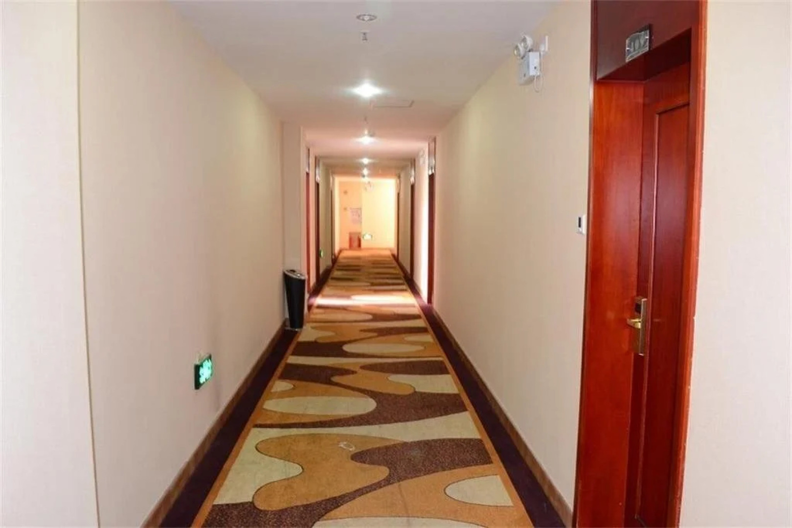 Gangtian Business Hotel