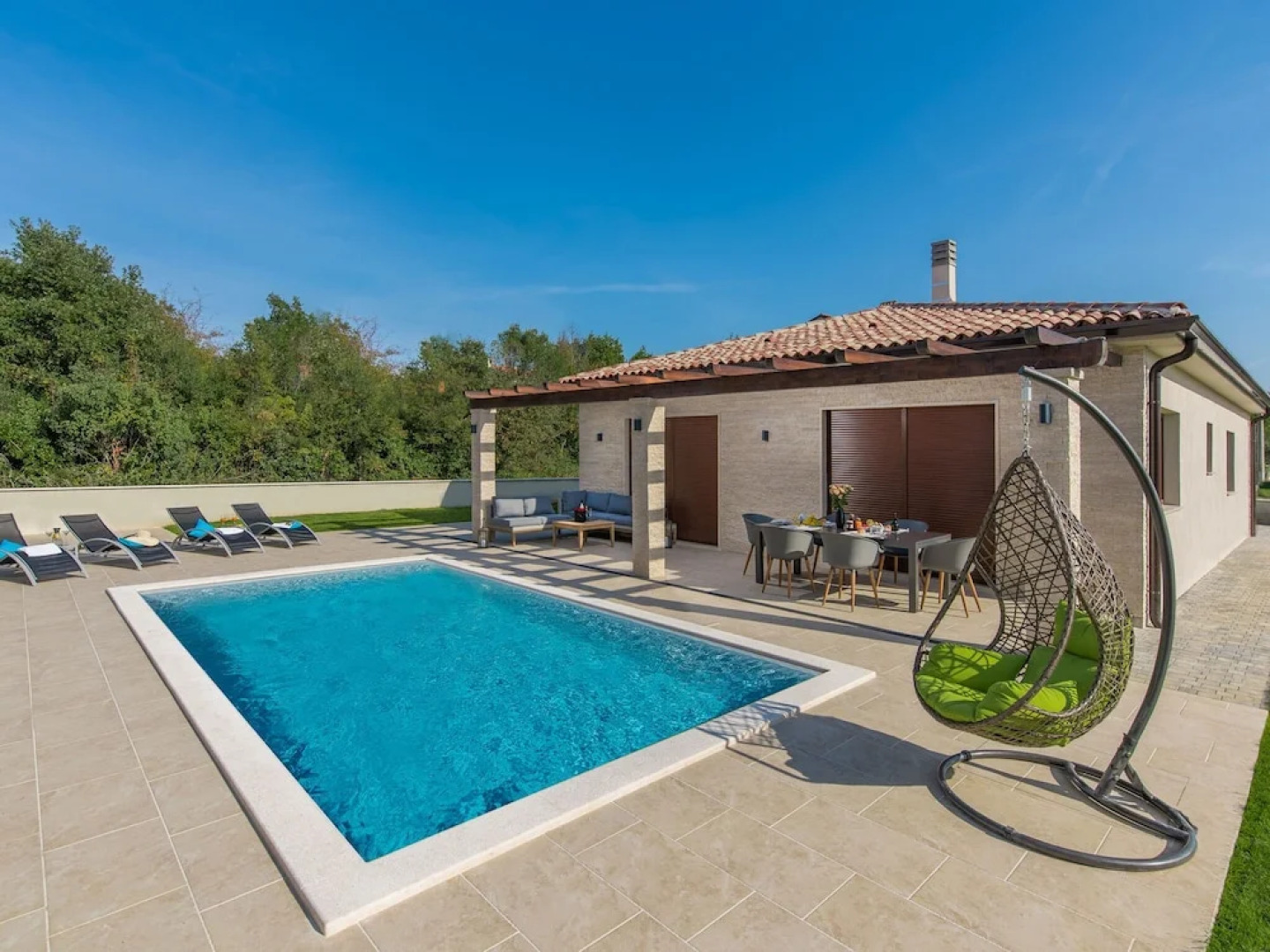 Luxury Villa For Up To 8 Persons With Private Pool