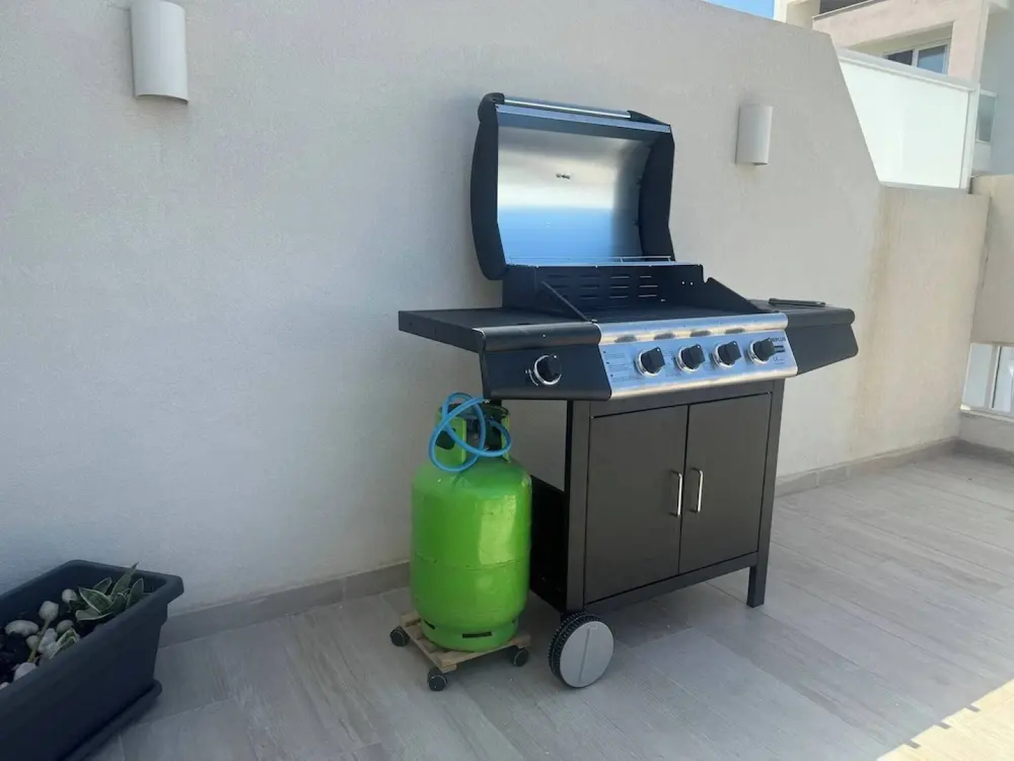 Beautiful 2 BDR Penthouse Near Valletta Sleeps 6