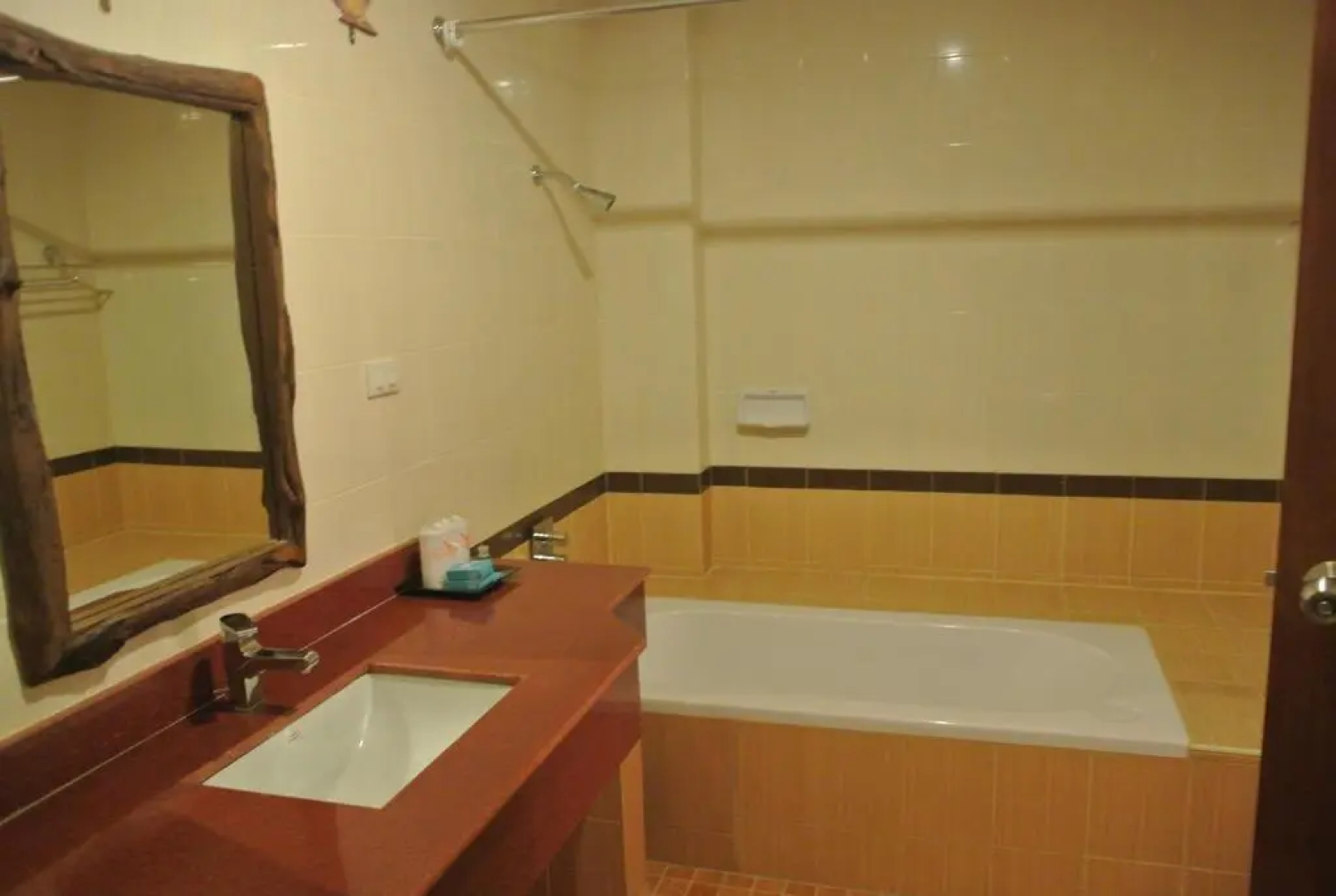 Chaikanathani Hotel