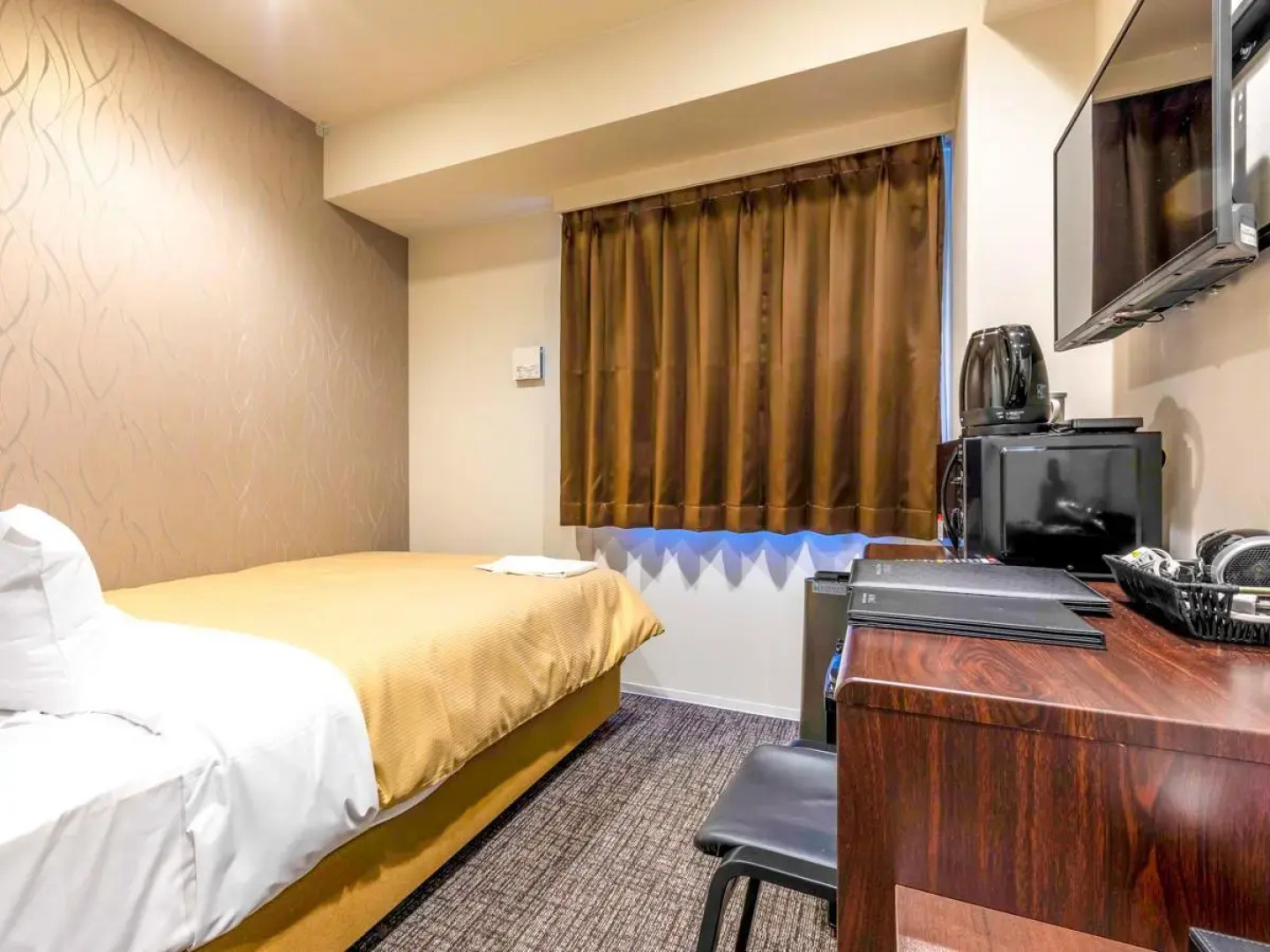 HOTEL LiVEMAX OKAZAKI