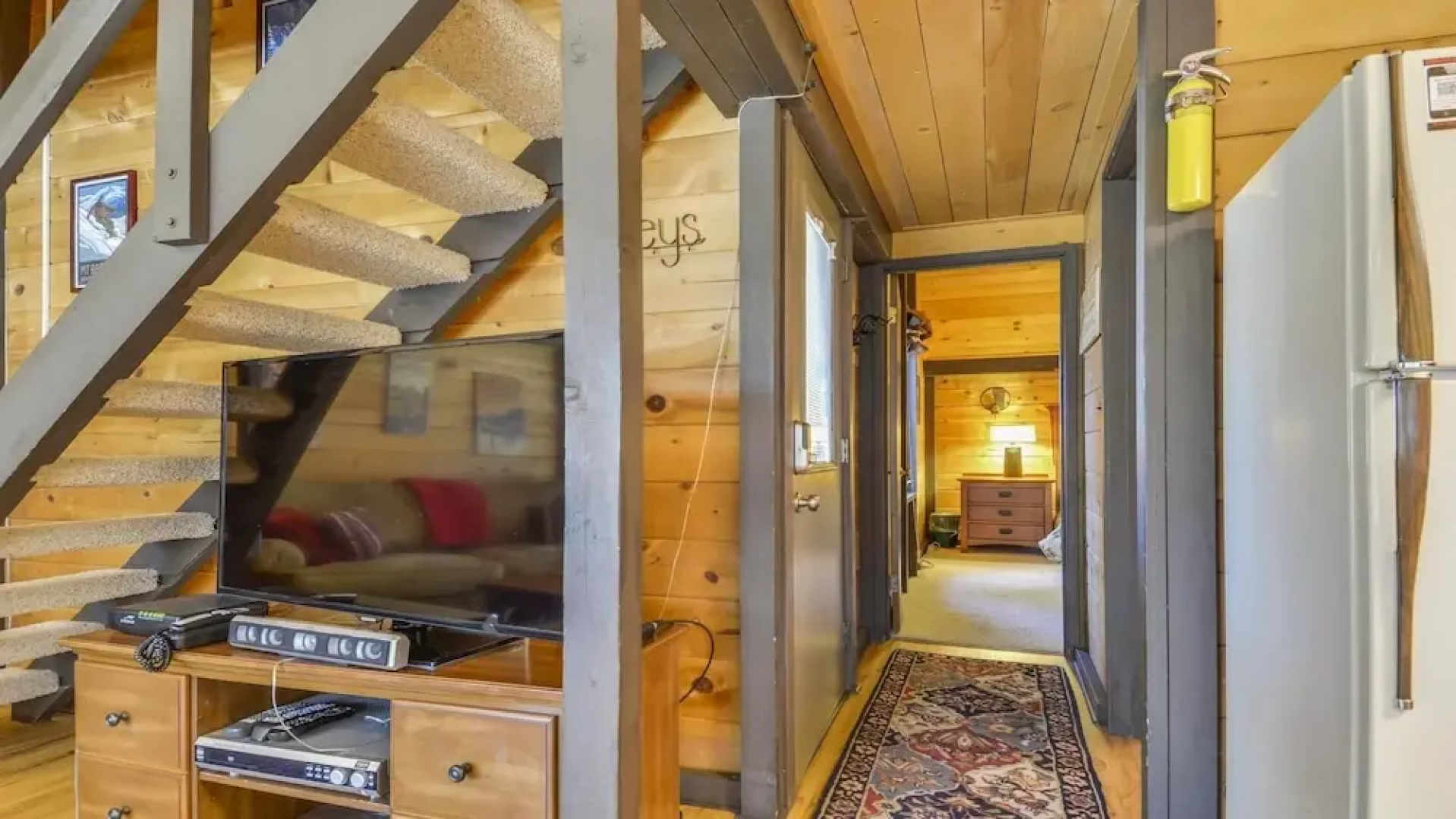 Cluster Cabin 26