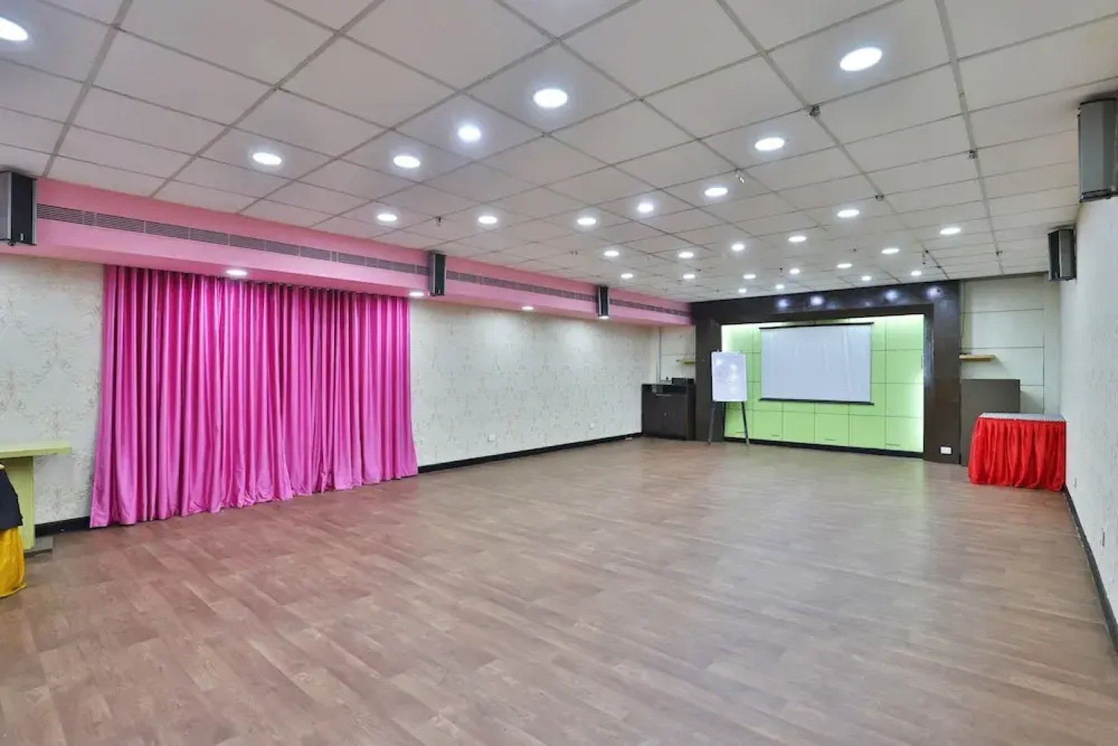 OYO 3975 Golden Star Country club