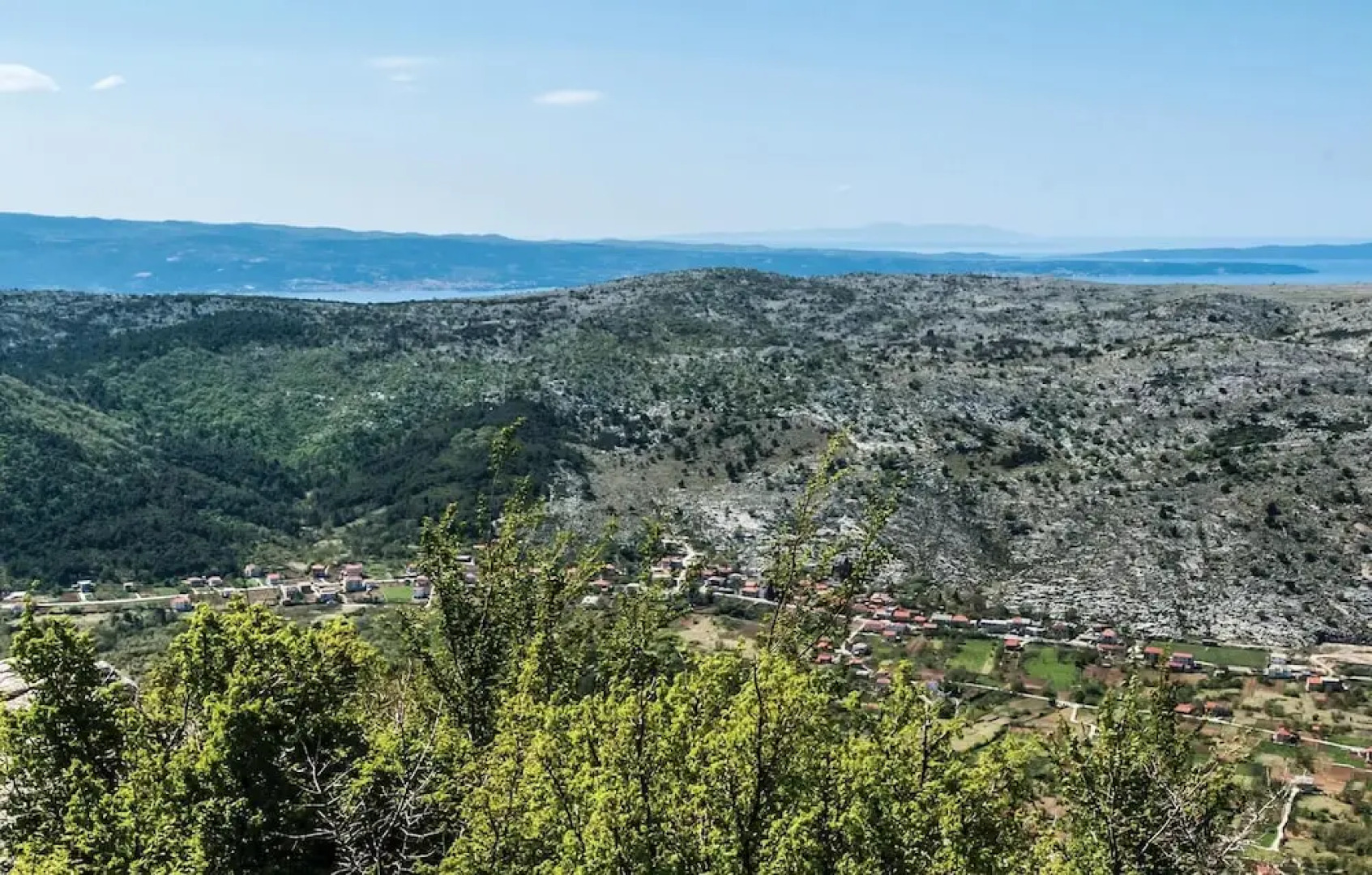 Amazing Home in Srinjine With Wifi and 3 Bedrooms