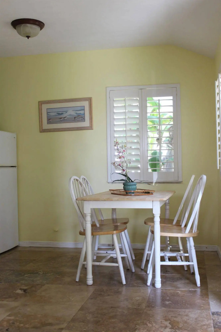 Shoreline Suites & Cabana Cottages