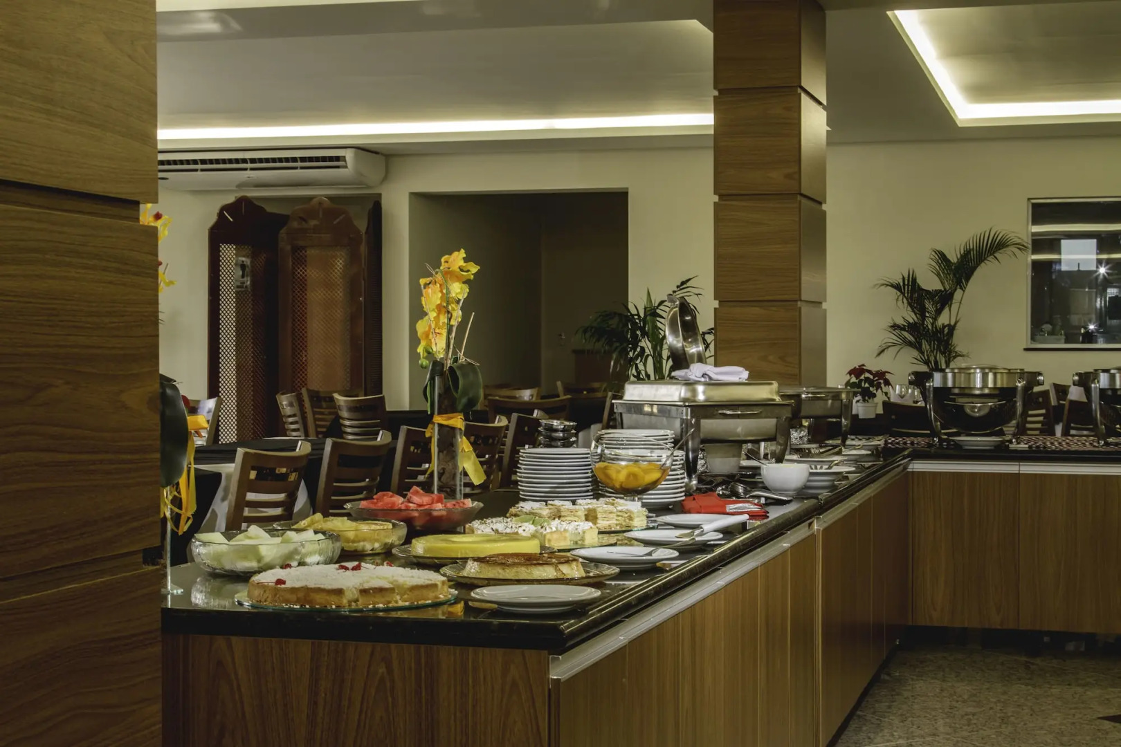 Colonial Plaza Hotel