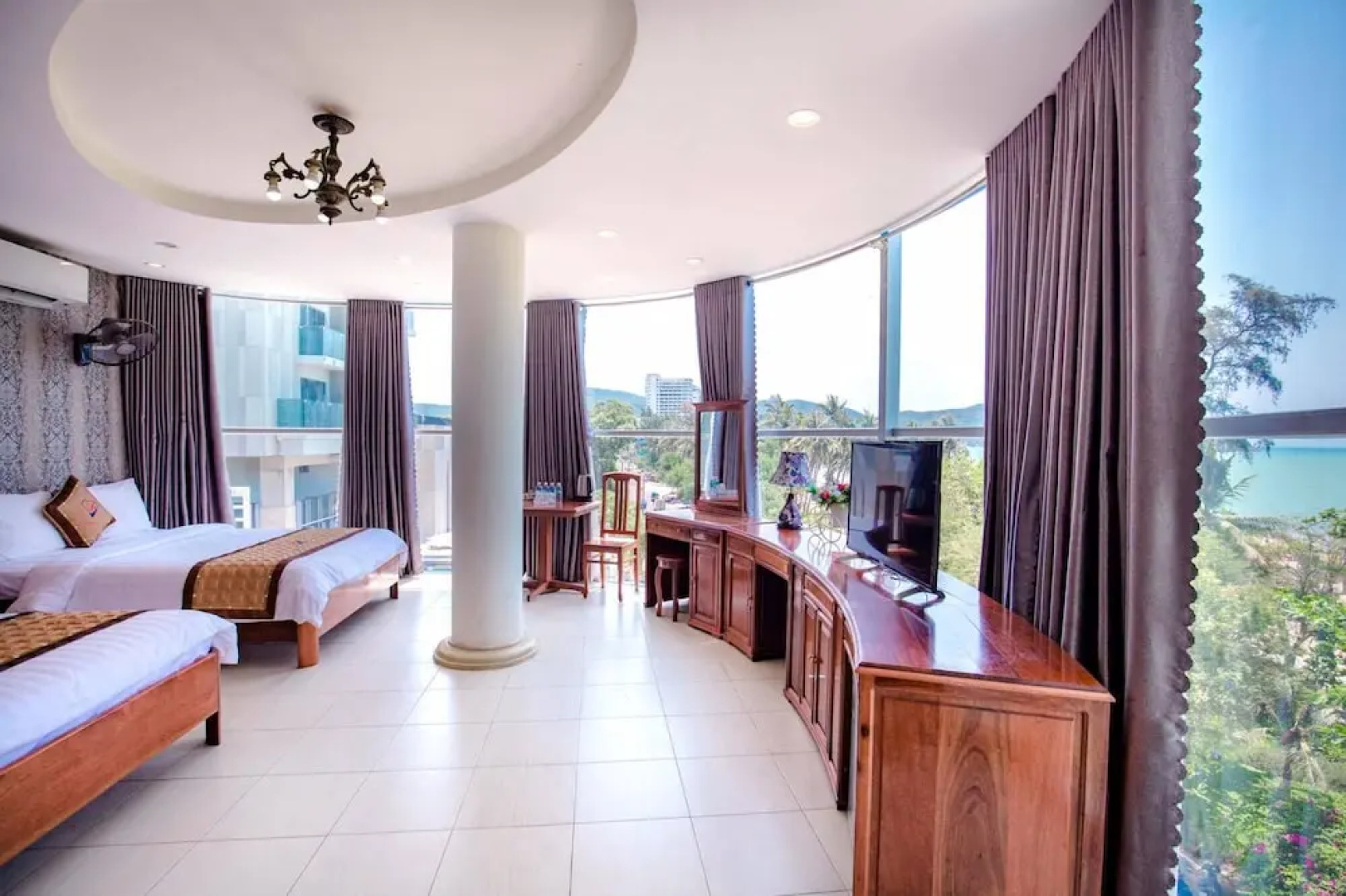 Y Linh Hotel