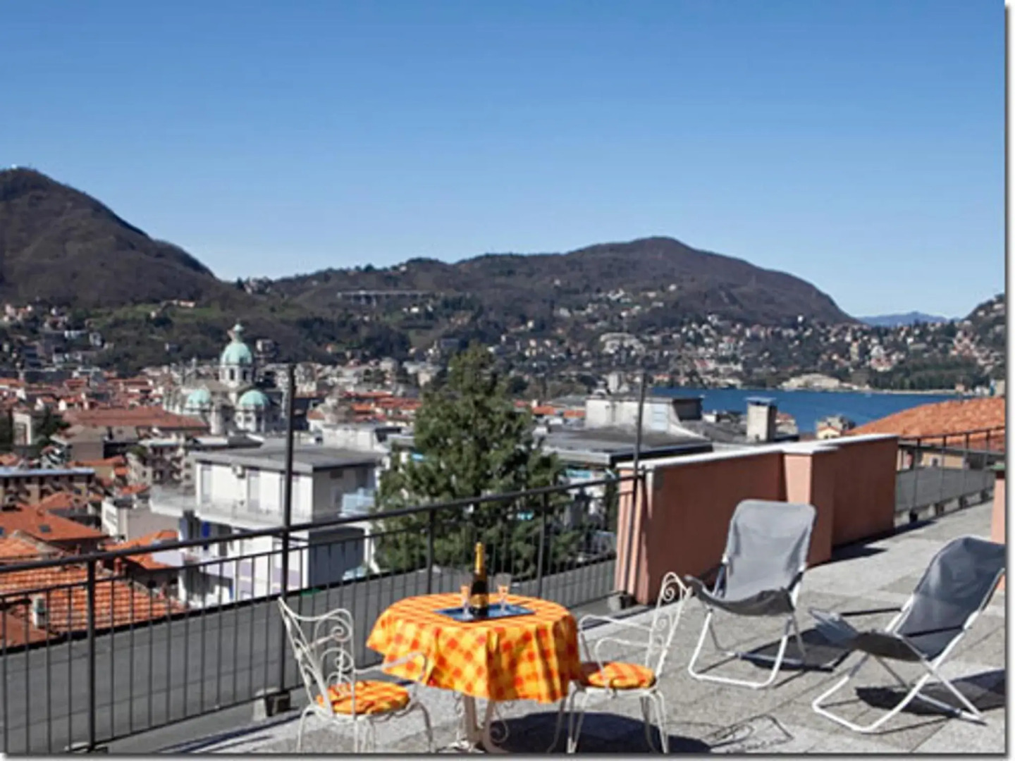 Silky House with Private Parking