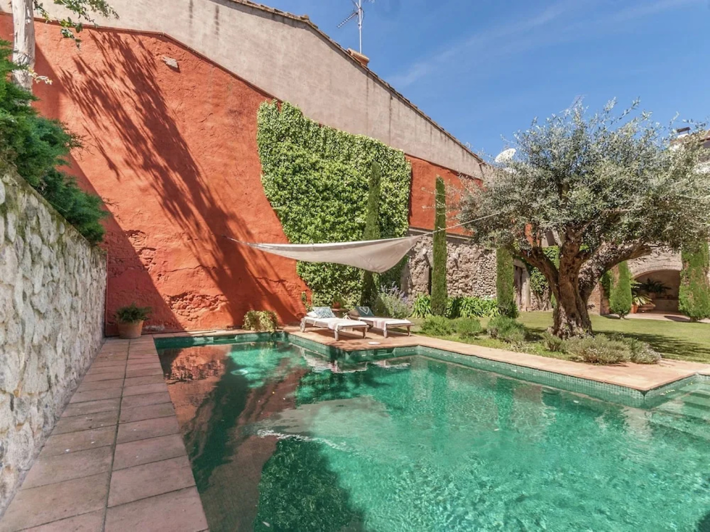 Splendid Mansion With Private Pool in St Pere Pescador