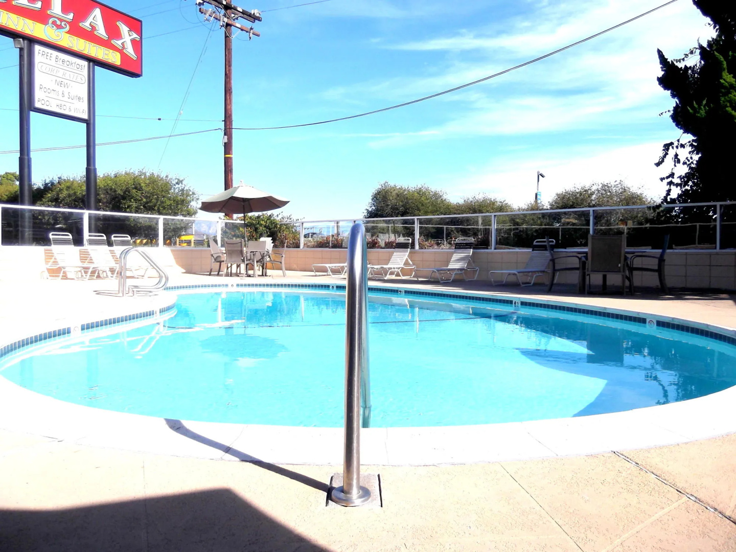 Relax Inn And Suites