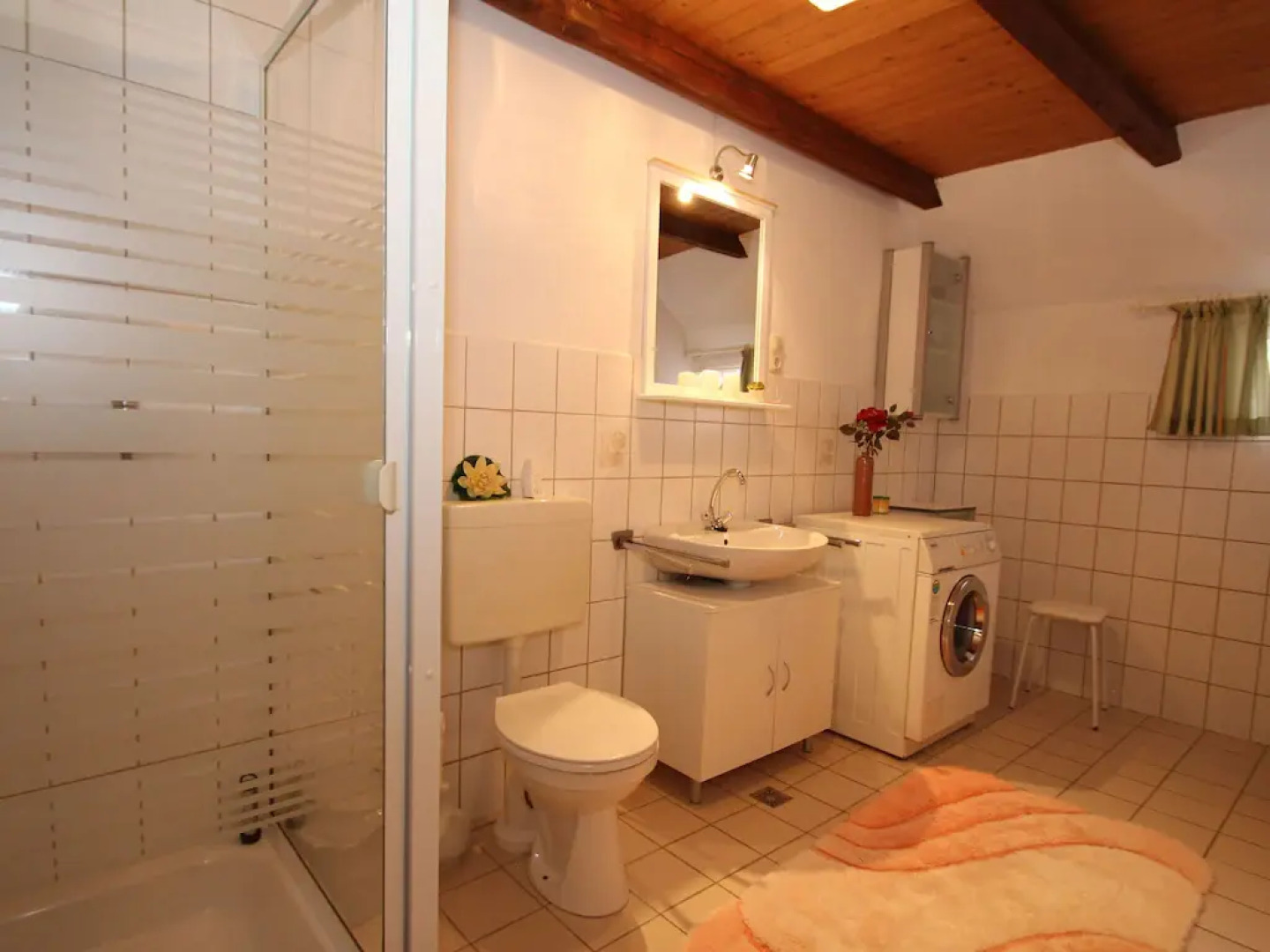 Terraced house in Strackholt with terrace