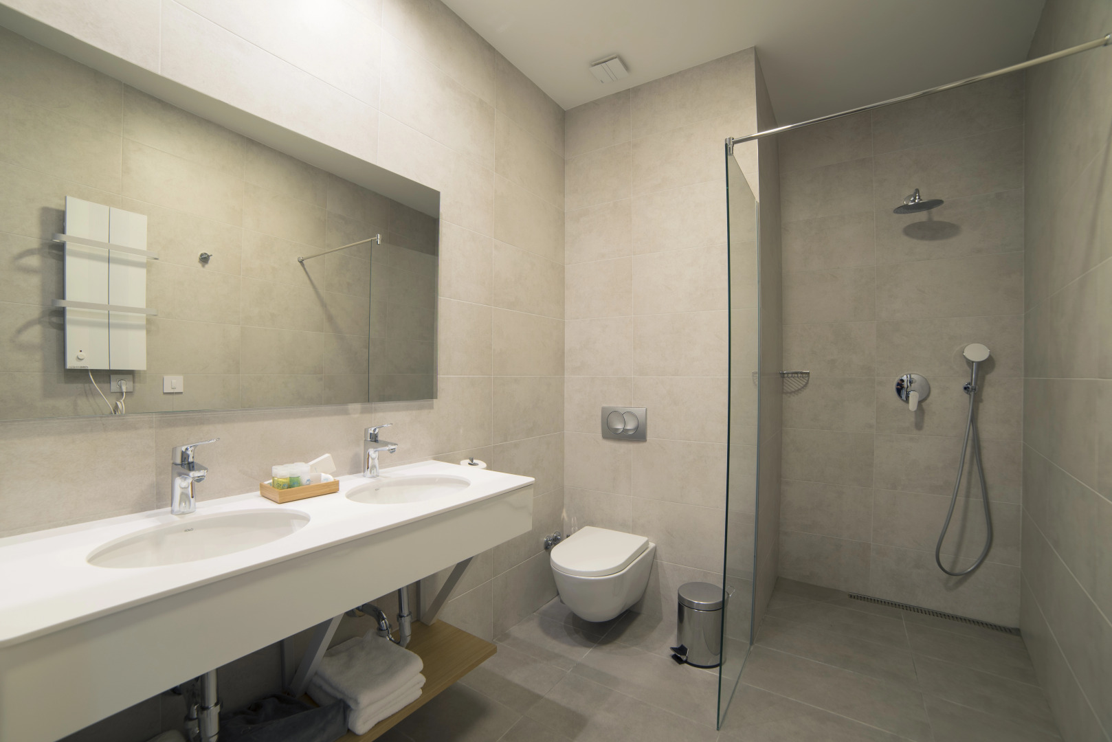 City Nest Modern & Cozy Suites