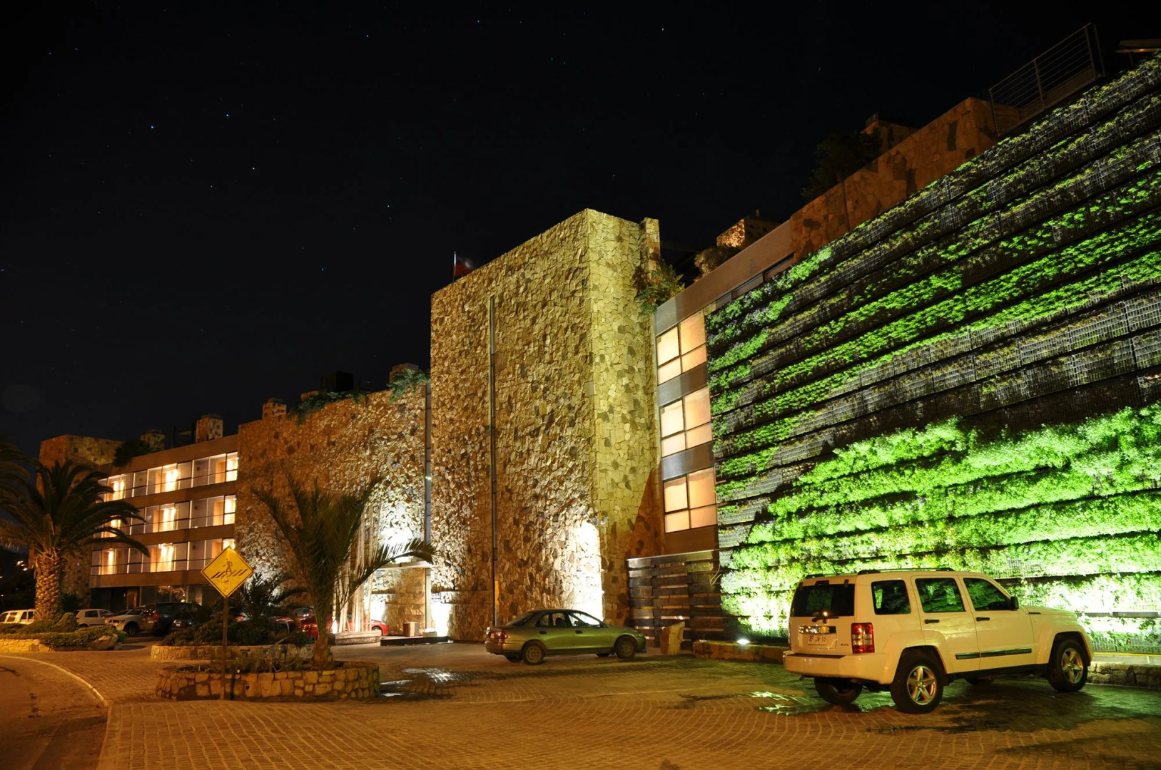 Radisson Blu Acqua Hotel & Spa Concon