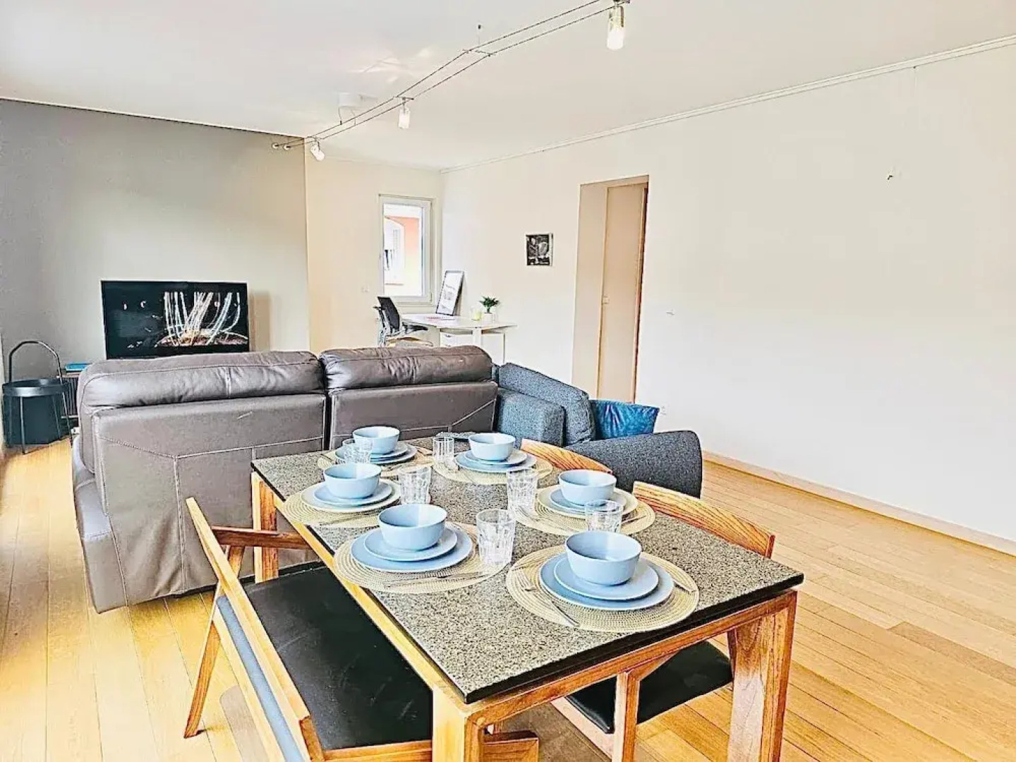 Two bedrooms with parking in Hesperange