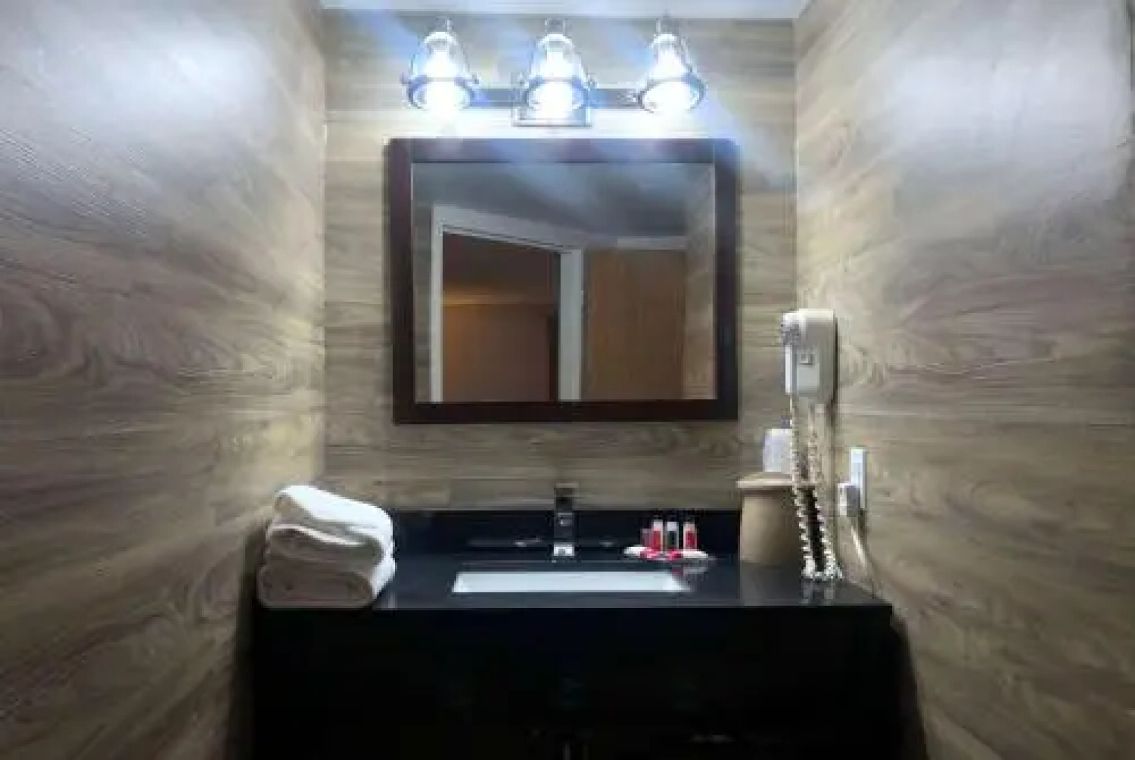 The Admiral Inn & Conference Center