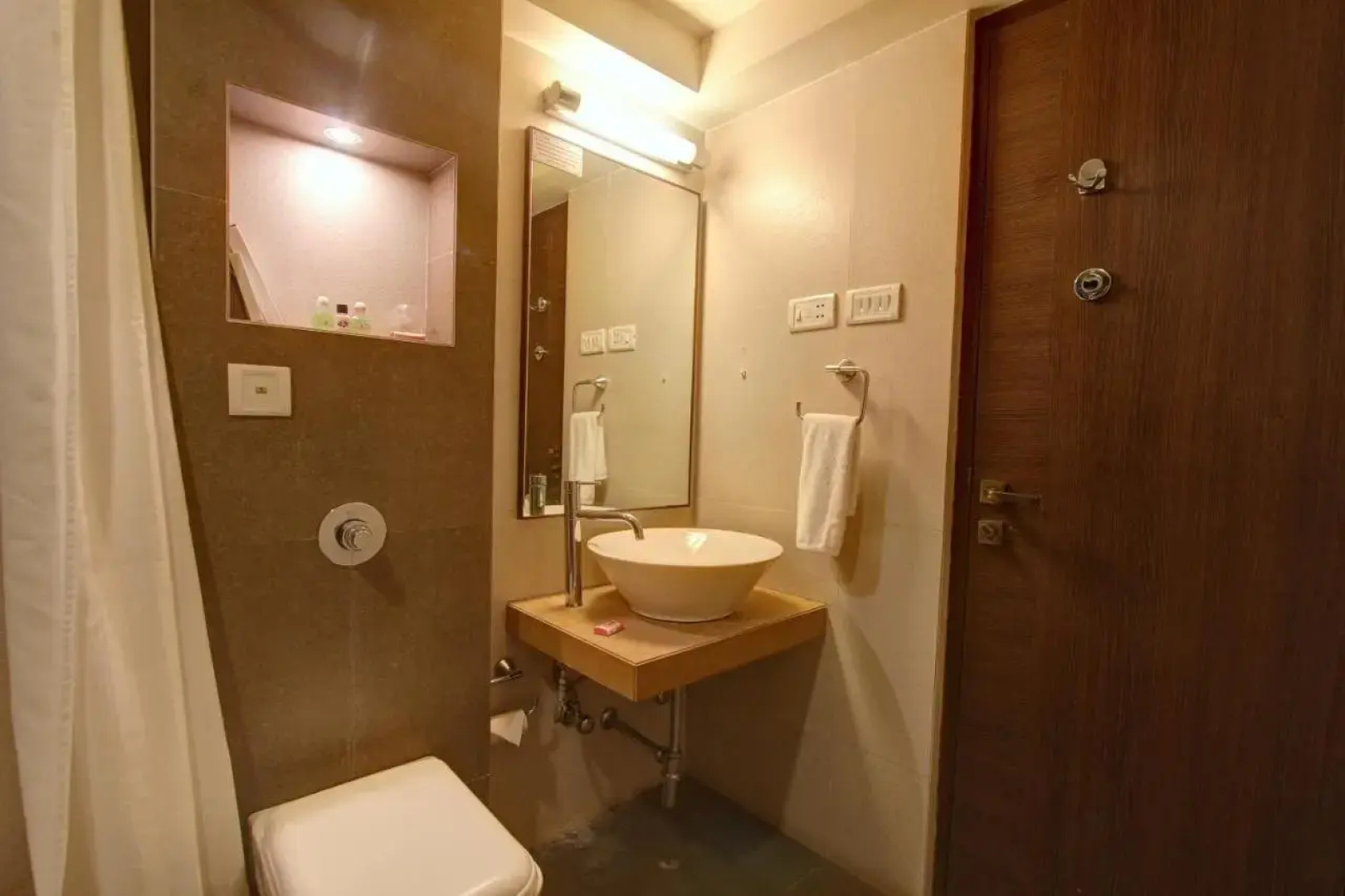 Golden Amoon Resort
