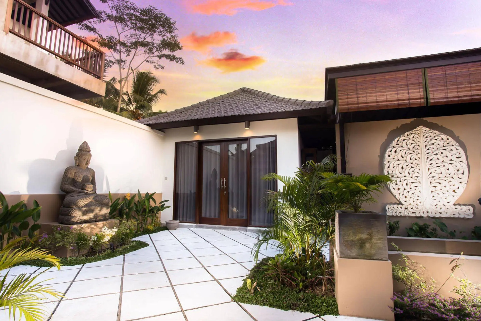 Solo Villas and Retreat