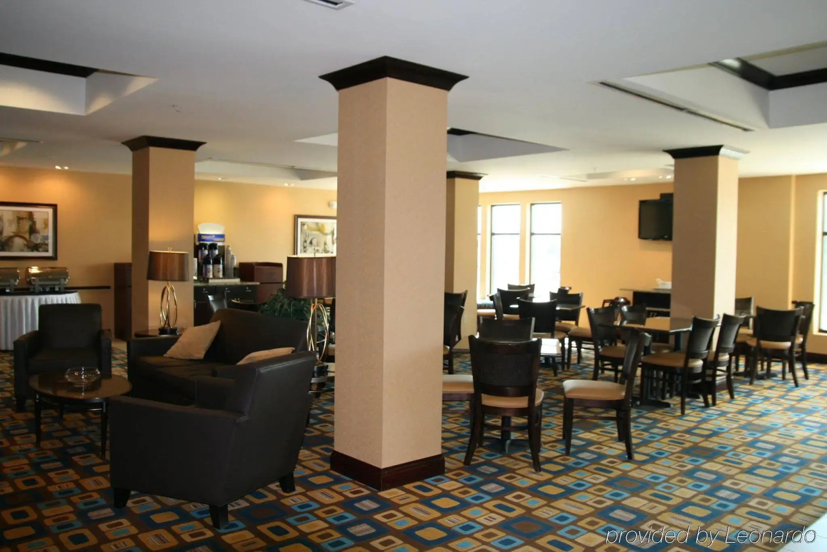 Holiday Inn Express & Suites Youngstown West - Austintown by IHG