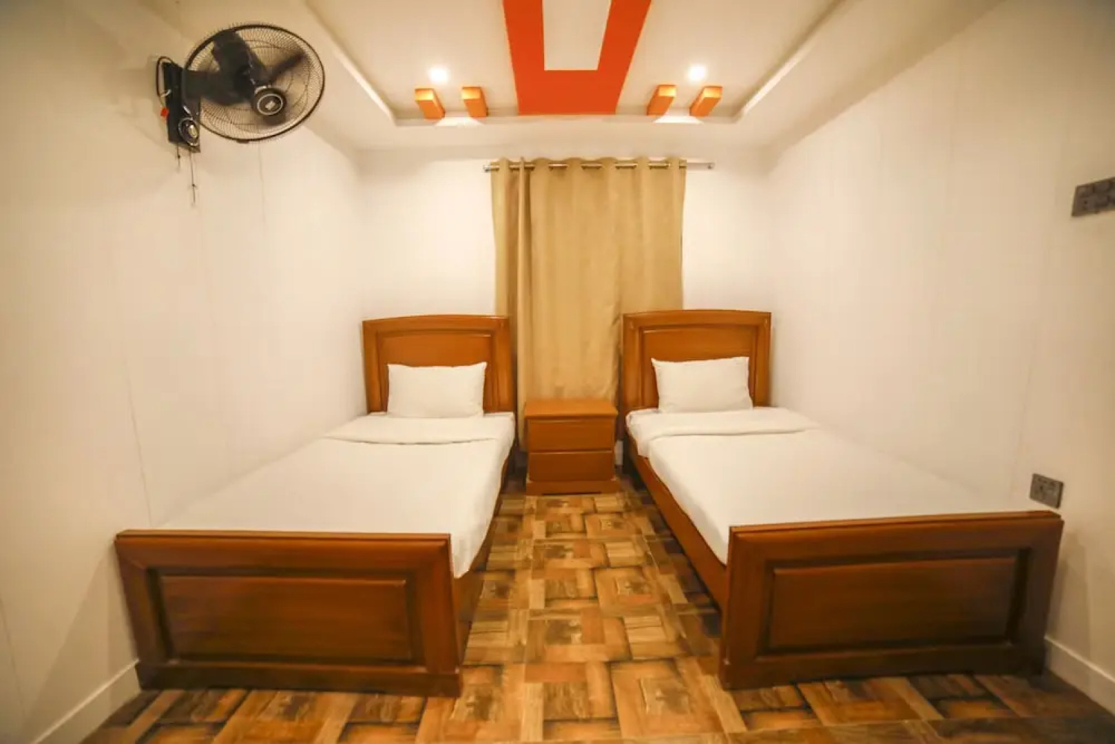 Roomph Premium Al Noor Airport Road