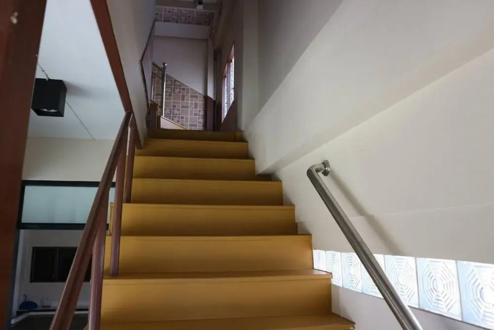 OYO 75309 Yo Charoen