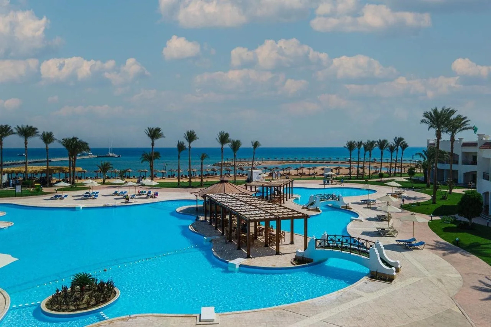 SUNRISE Alma Bay Resort