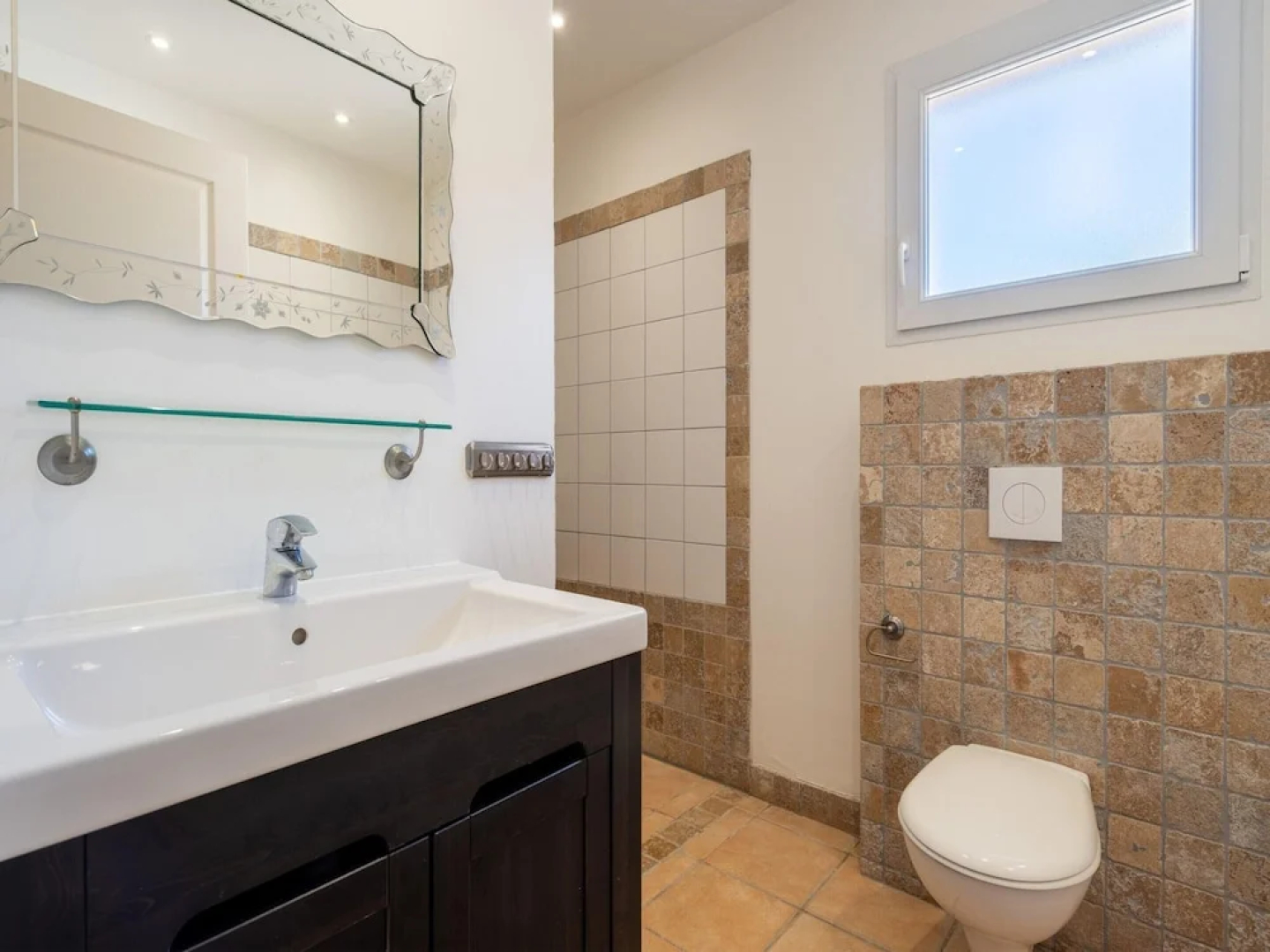 Villa in Montbrun With Pool and Mountain Views